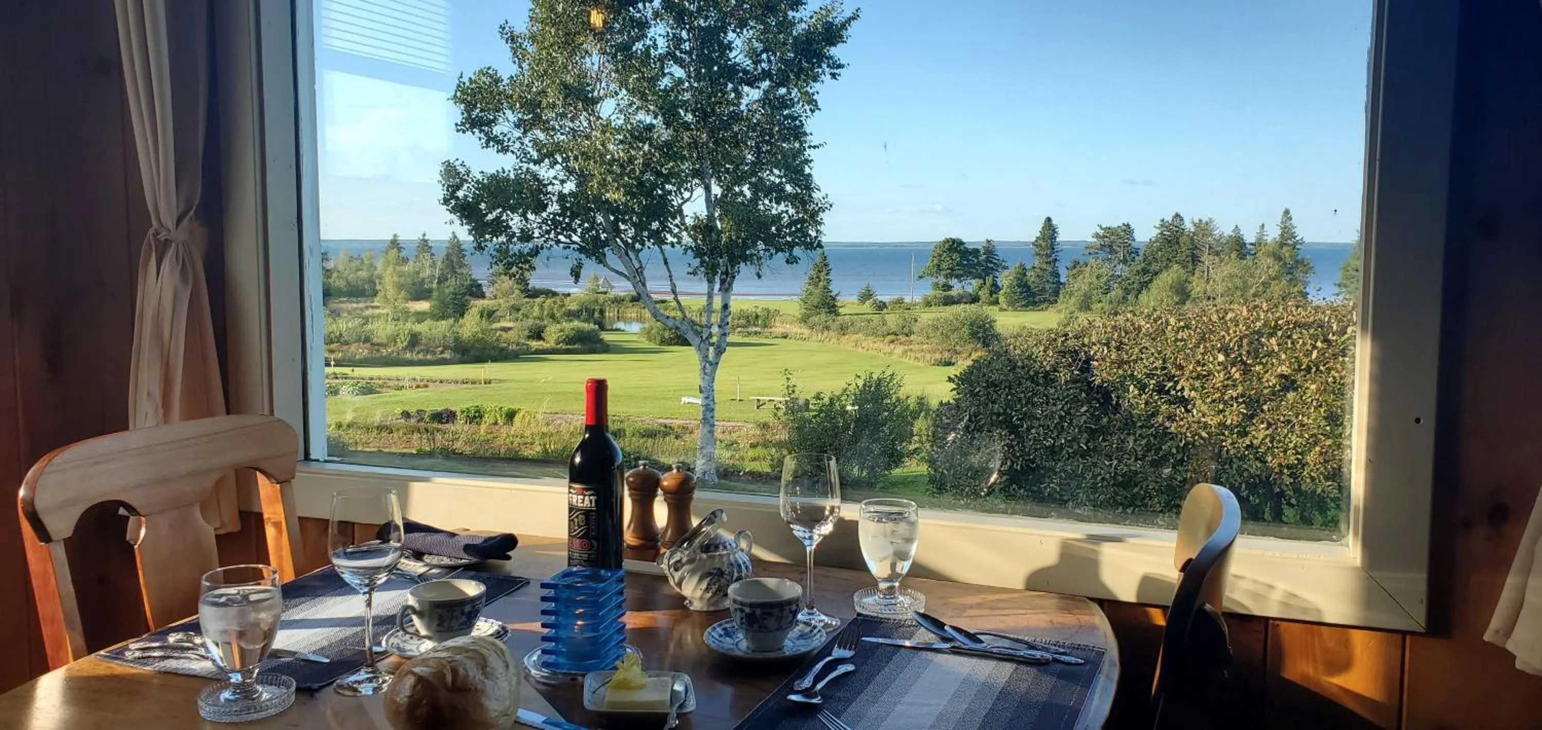 Restaurant/places to eat in Amherst Shore Country Inn