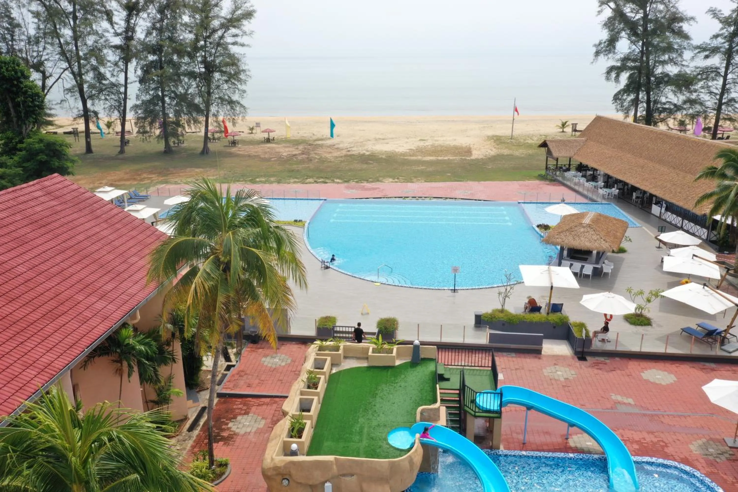 Swimming pool in Holiday Villa Beach Resort Cherating