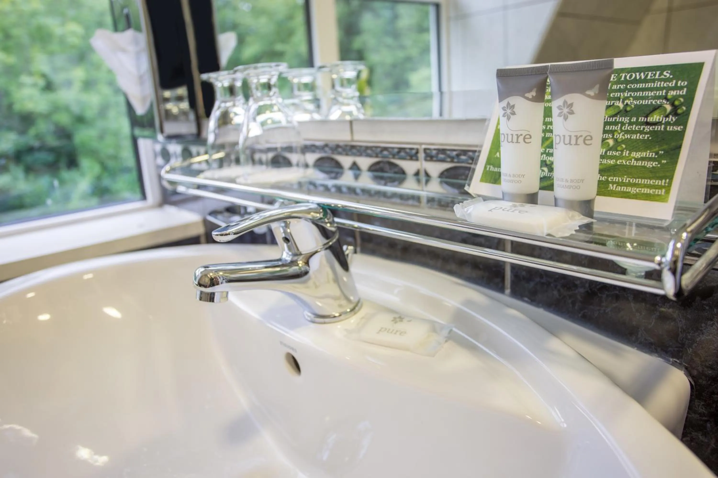 Bathroom in The Glendalough Hotel