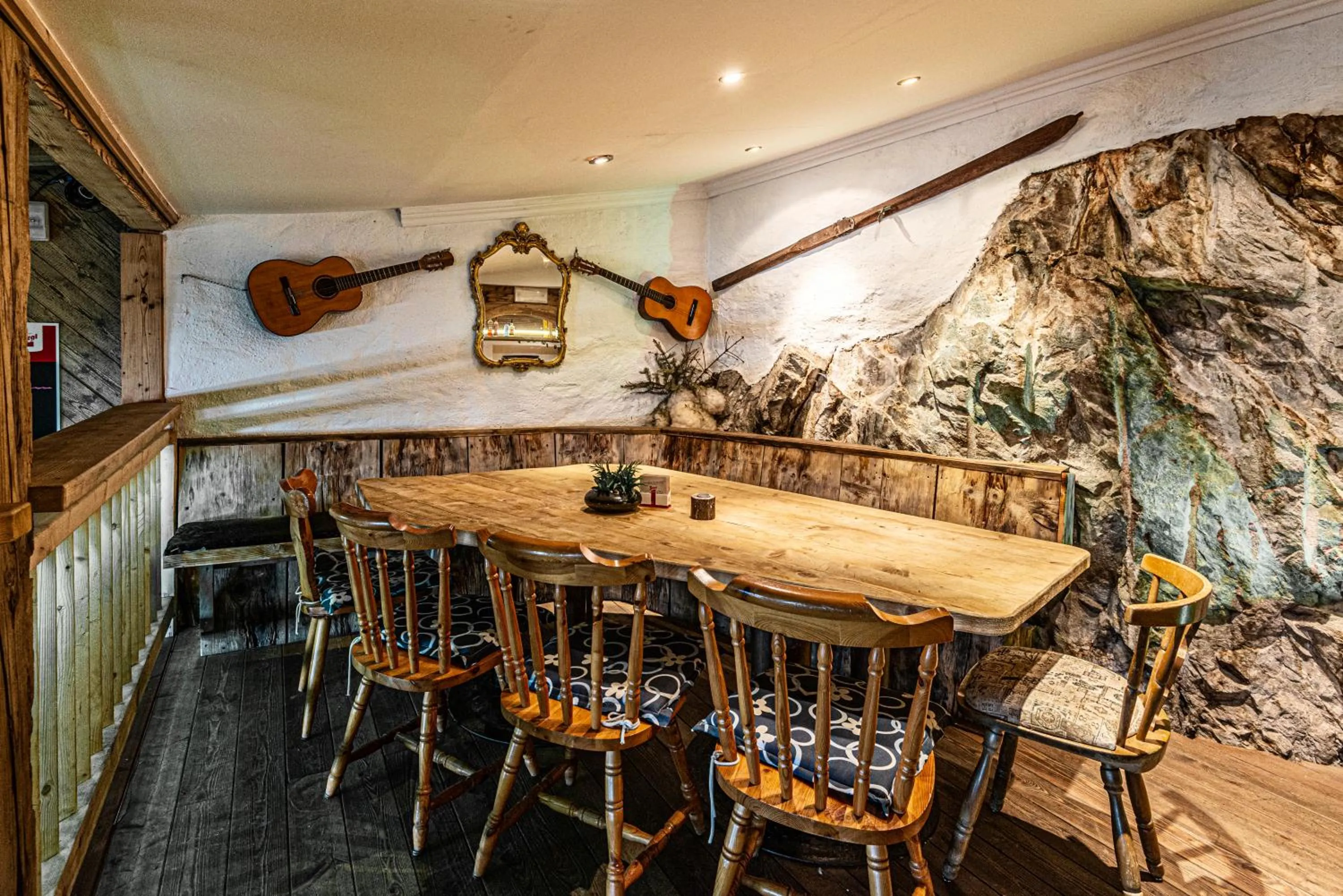 Restaurant/places to eat in Hotel Bristol