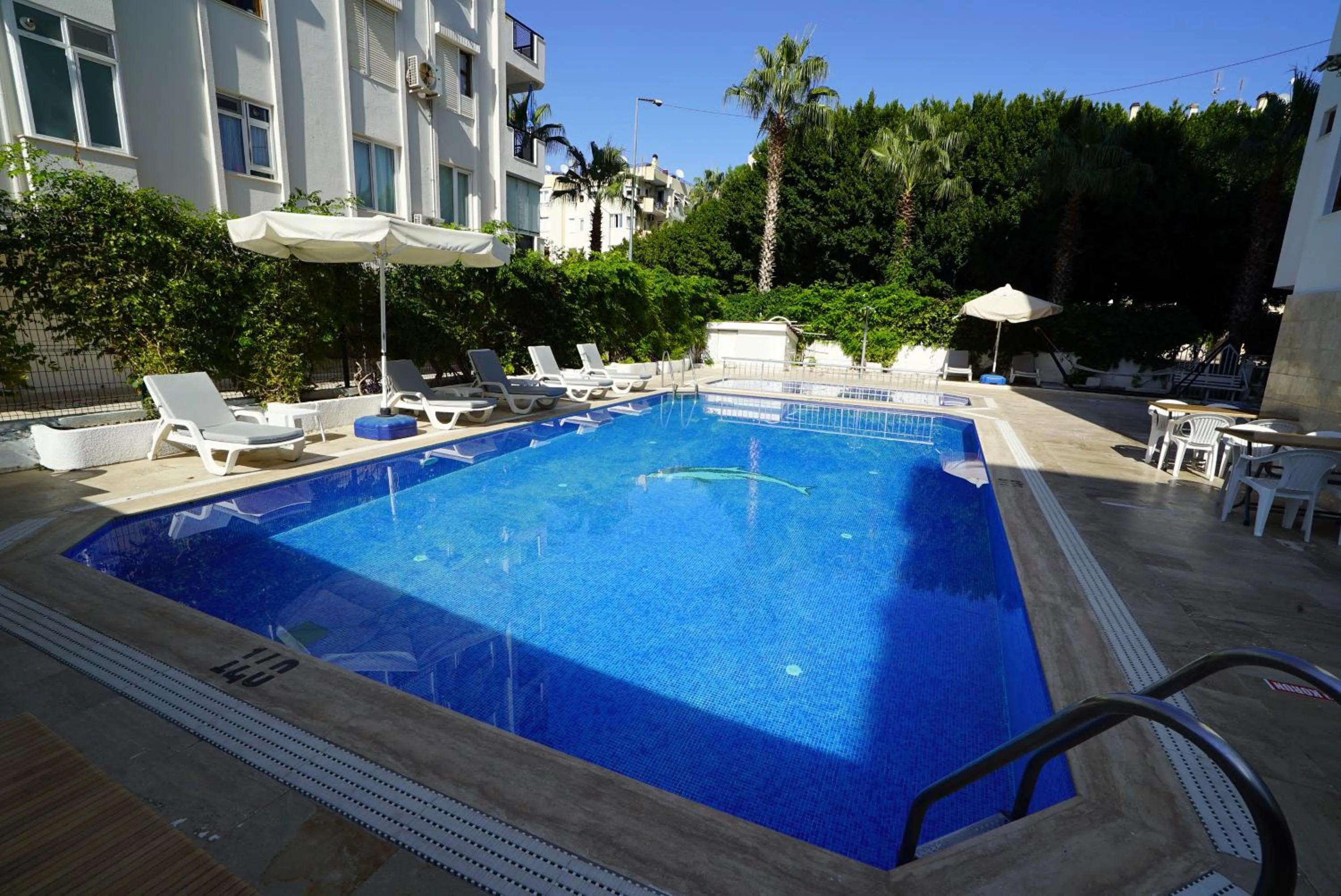 Swimming pool in Zel Hotel