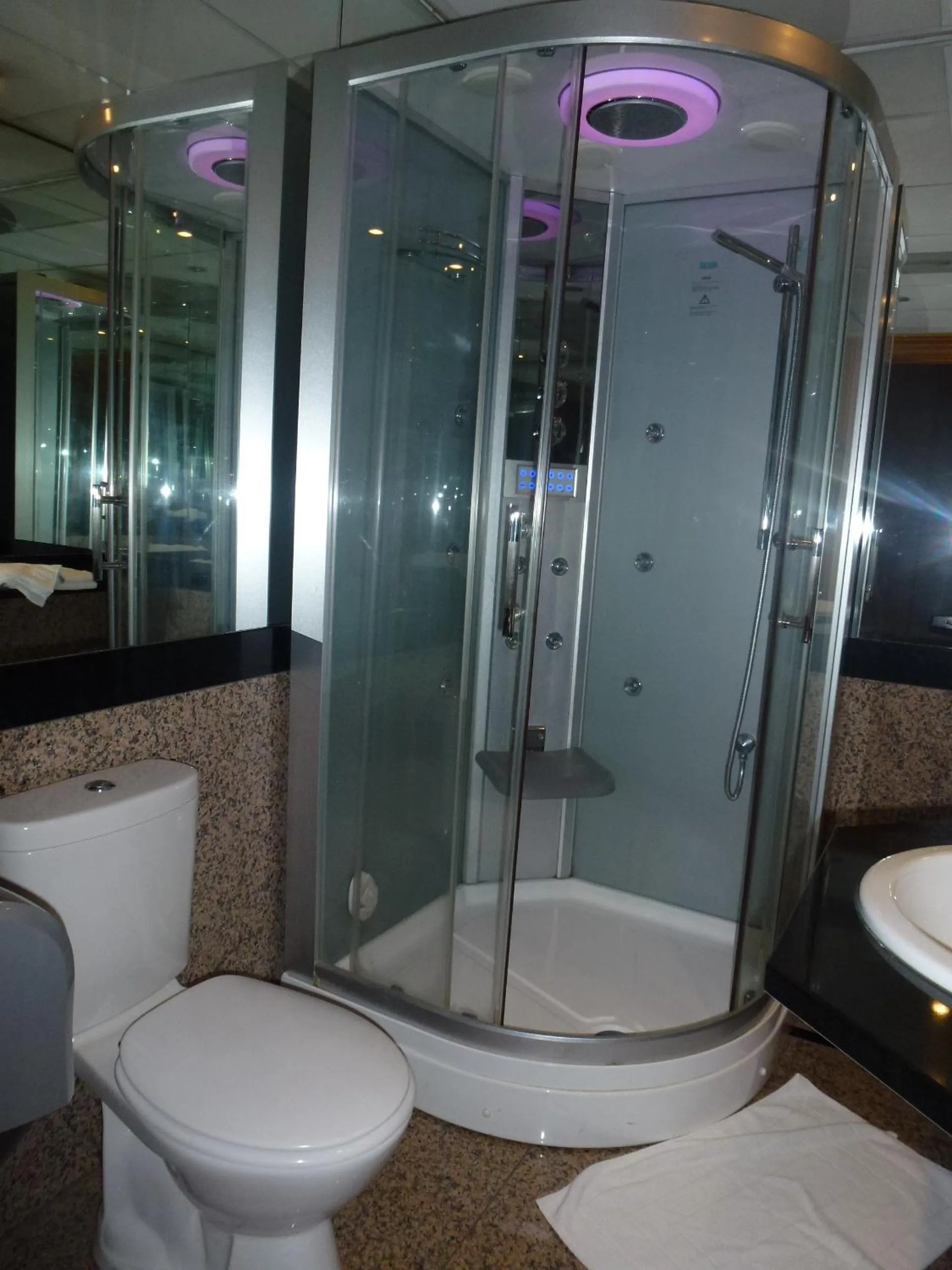 Bathroom in Kasteel van Nieuwland