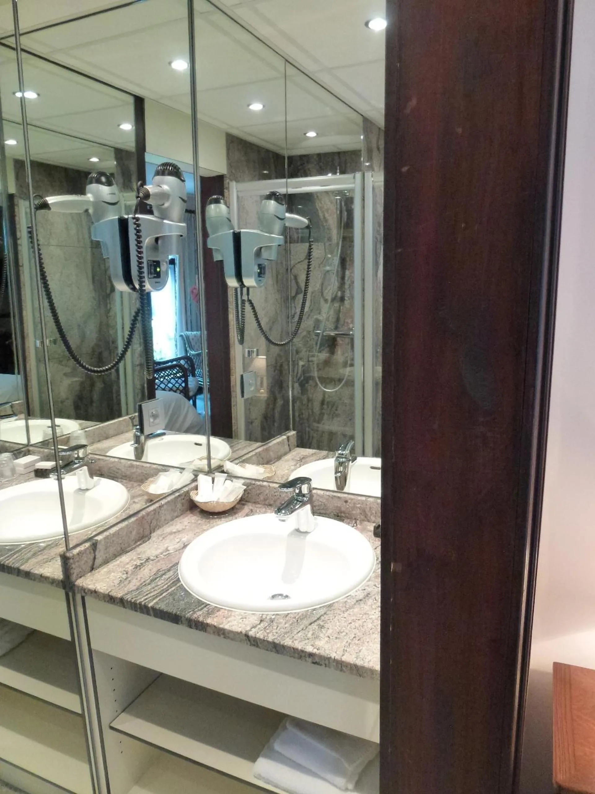 Bathroom in Kasteel van Nieuwland