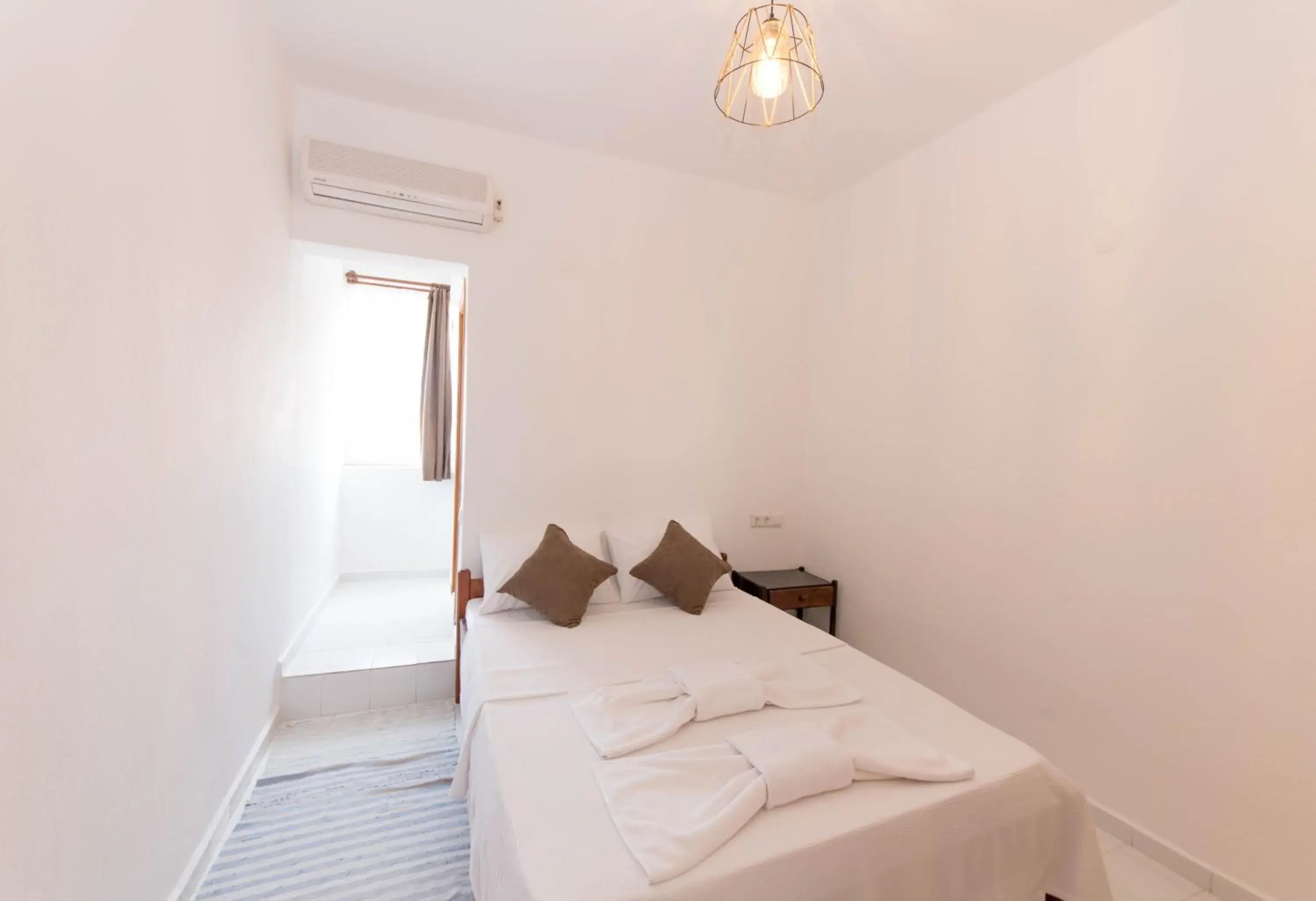 Standard Double Room with Partial Sea View in Old Kalamaki Pansiyon Standard Double Room with Partial Sea View in Old Kalamaki Pansiyon