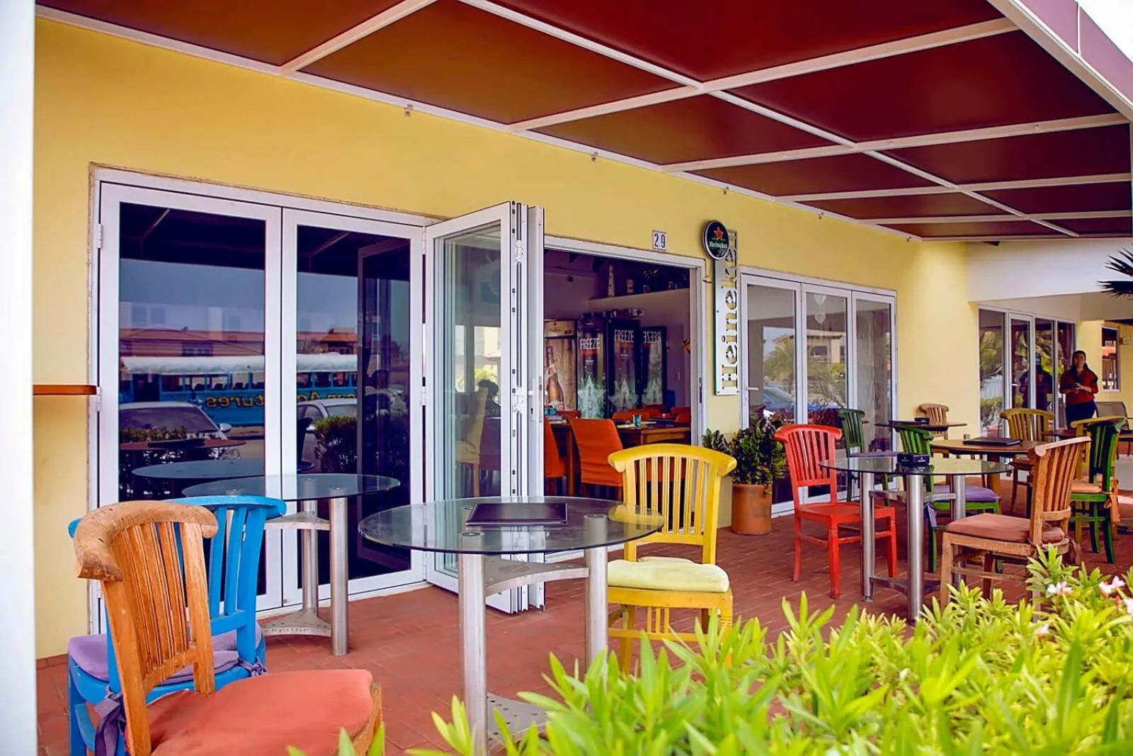 Restaurant/places to eat in Pearl Aruba Condos