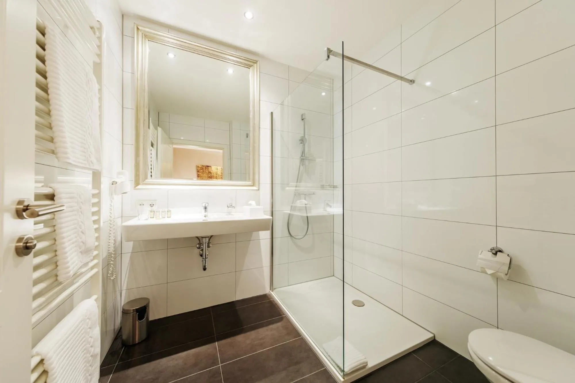 Shower in Pfeiler's Bürgerstüberl - Hotel