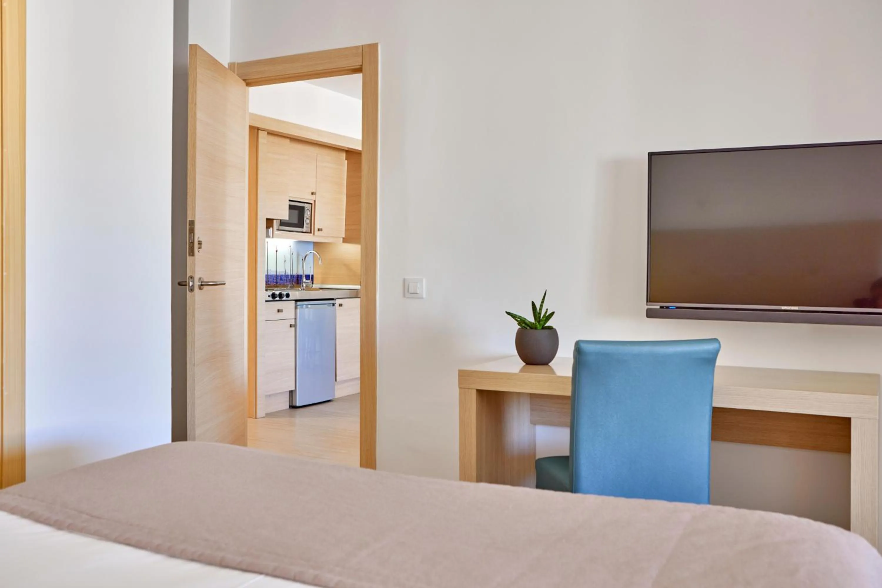 Photo of the whole room, Bed in Zafiro Bahia