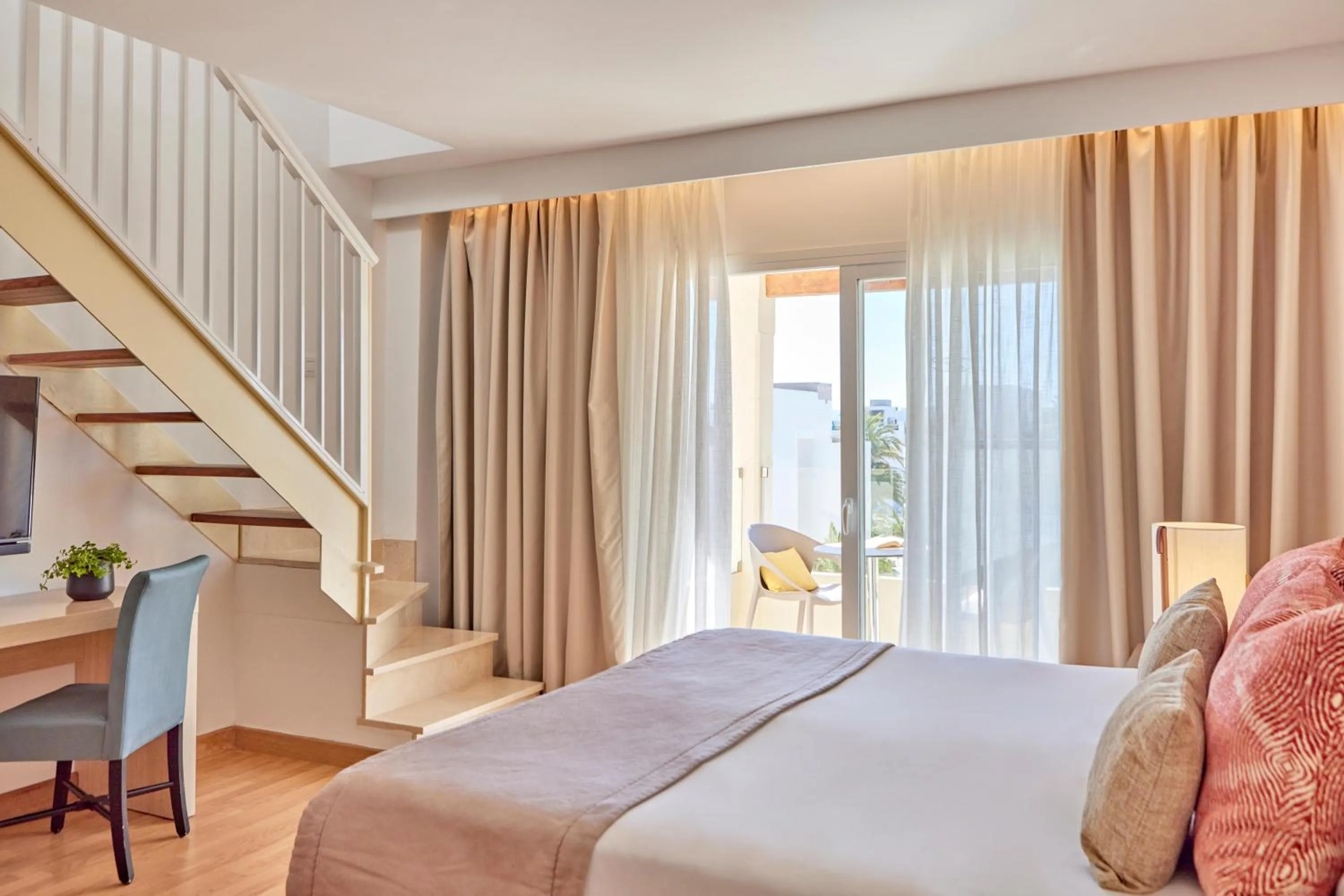 Photo of the whole room, Bed in Zafiro Bahia