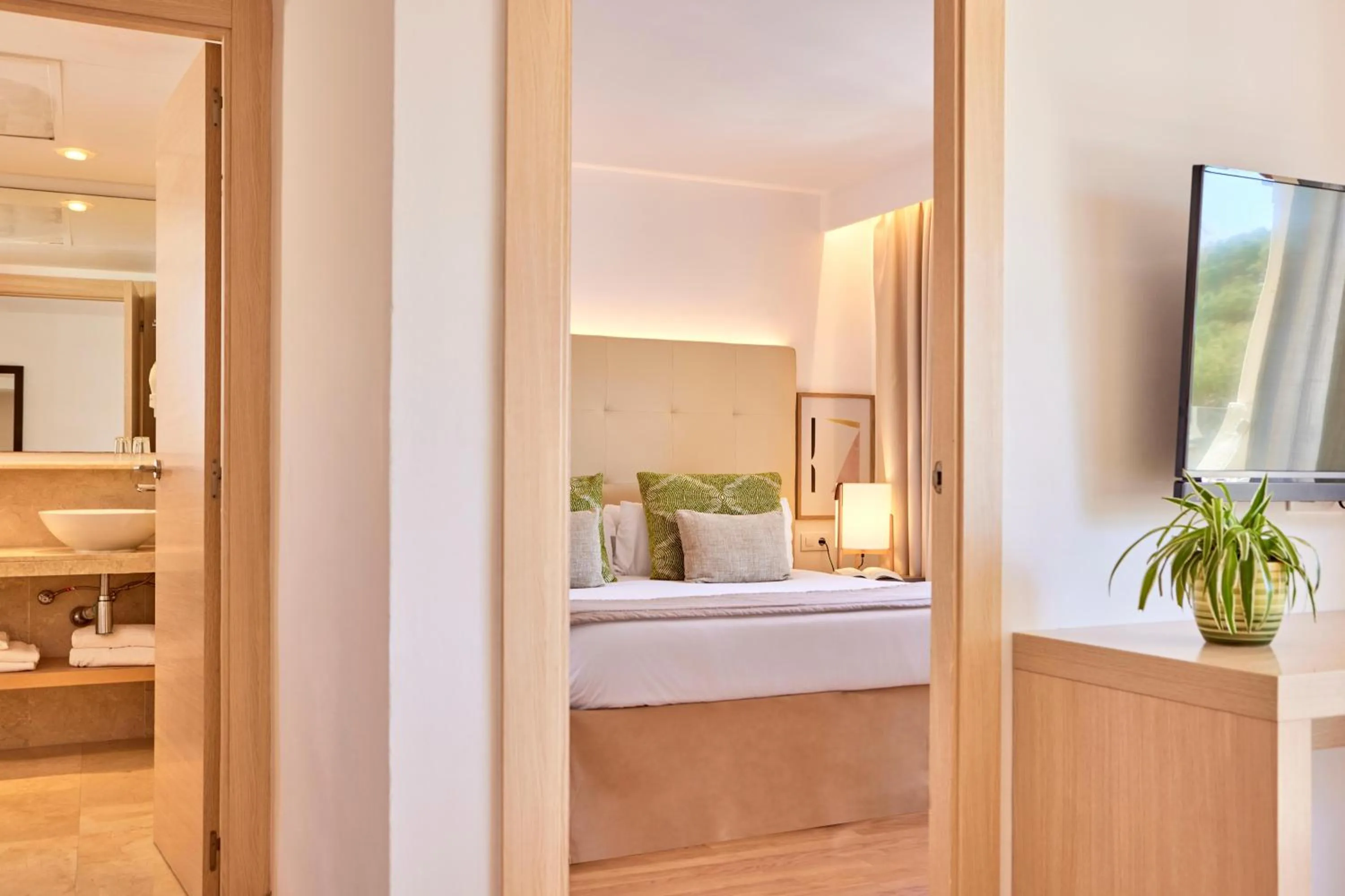 Photo of the whole room, Bed in Zafiro Bahia