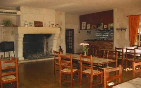 Restaurant/places to eat in Hôtel Etang des Reynats