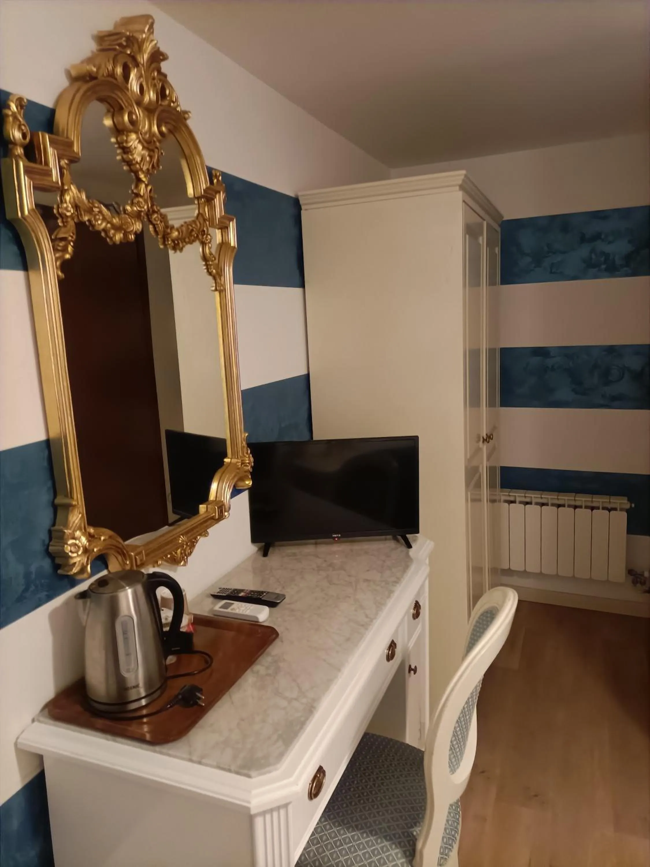 Photo of the whole room in Palazzo Lion Morosini - Check in presso Locanda Ai Santi Apostoli