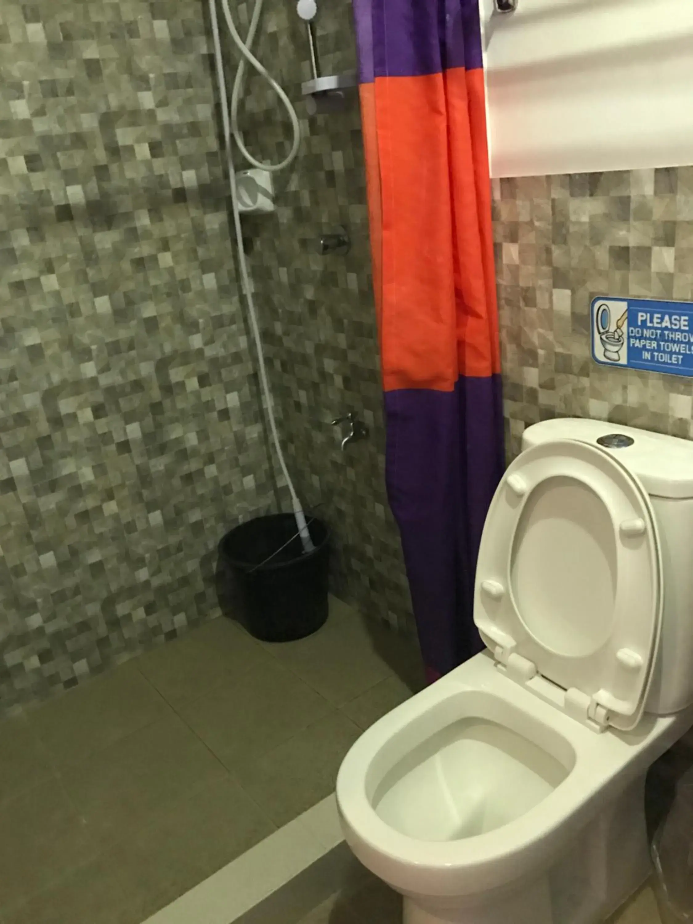 Double Room with Balcony in Alzeah's Place Room for Rent Double Room with Balcony in Alzeah's Place Room for Rent