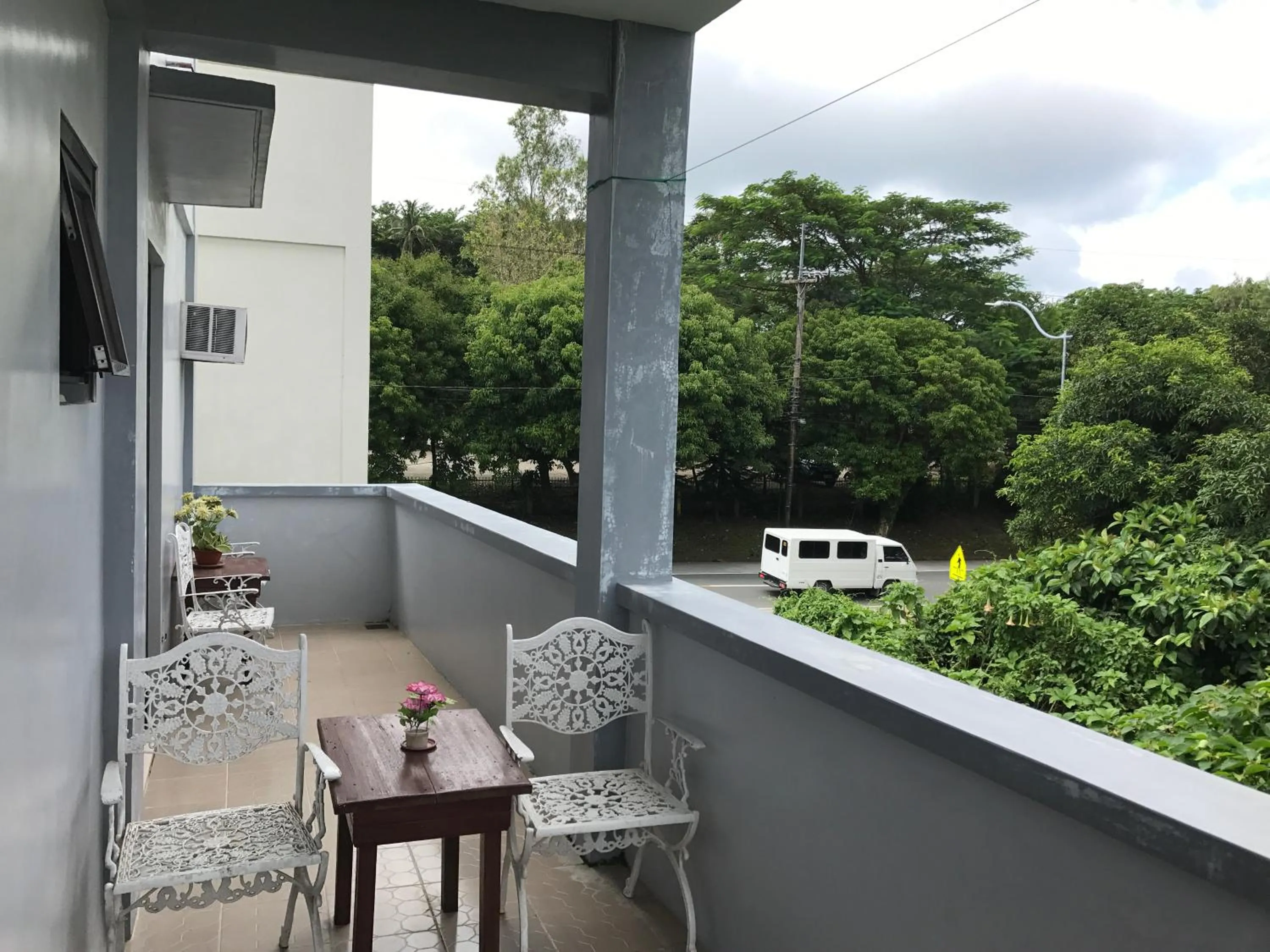 Alzeah's Place Room for Rent