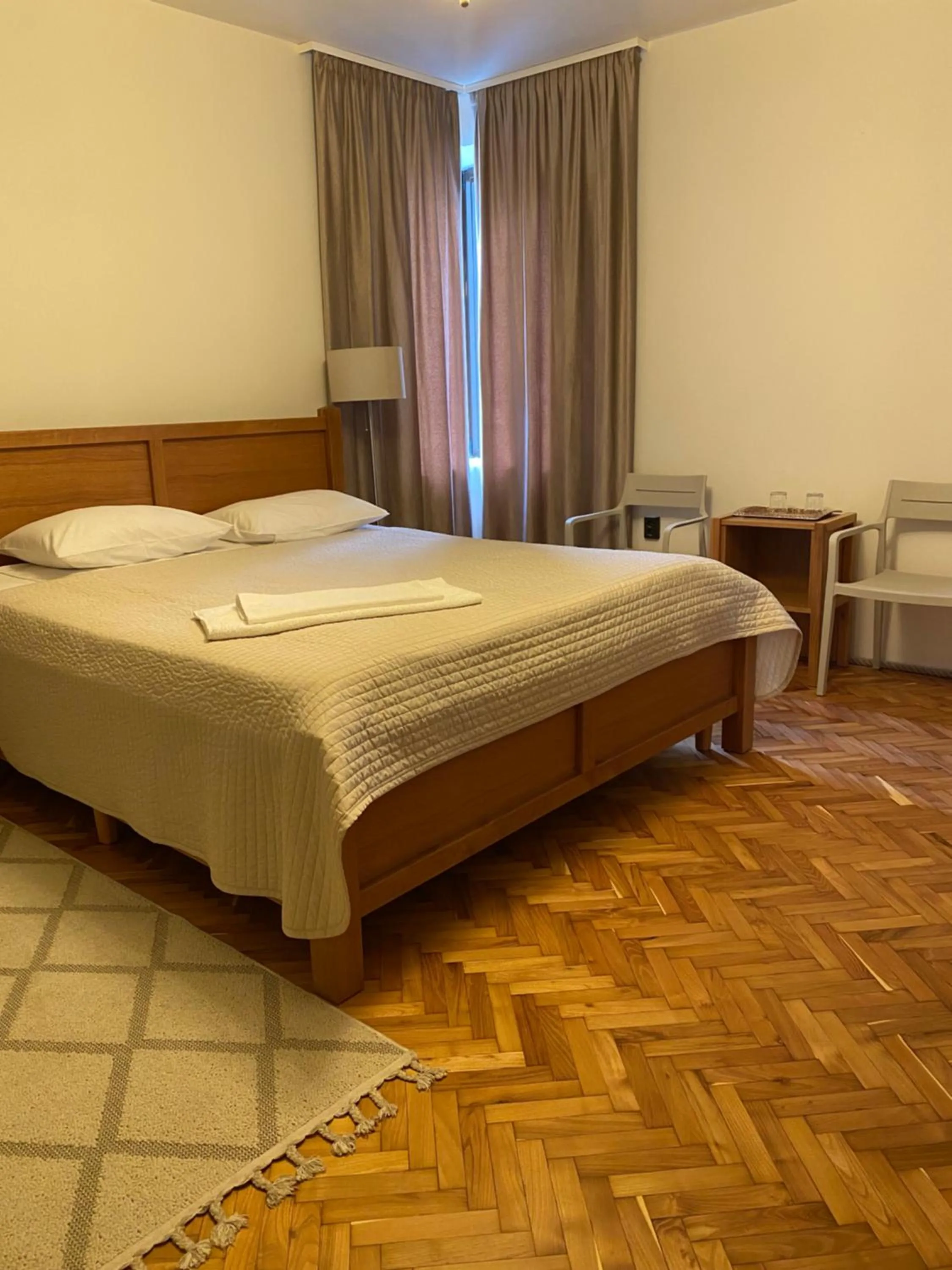 Bed in Pensiunea Imperial