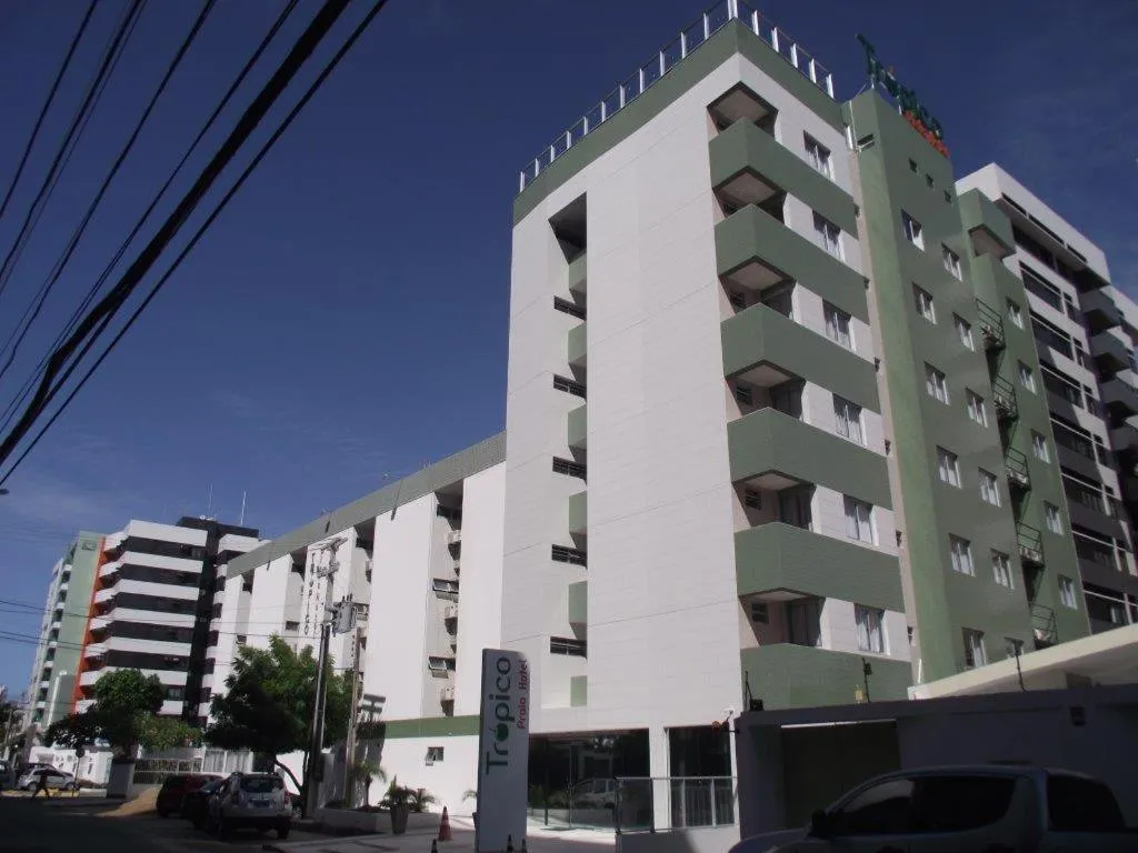 Property building in Trópico Praia Hotel