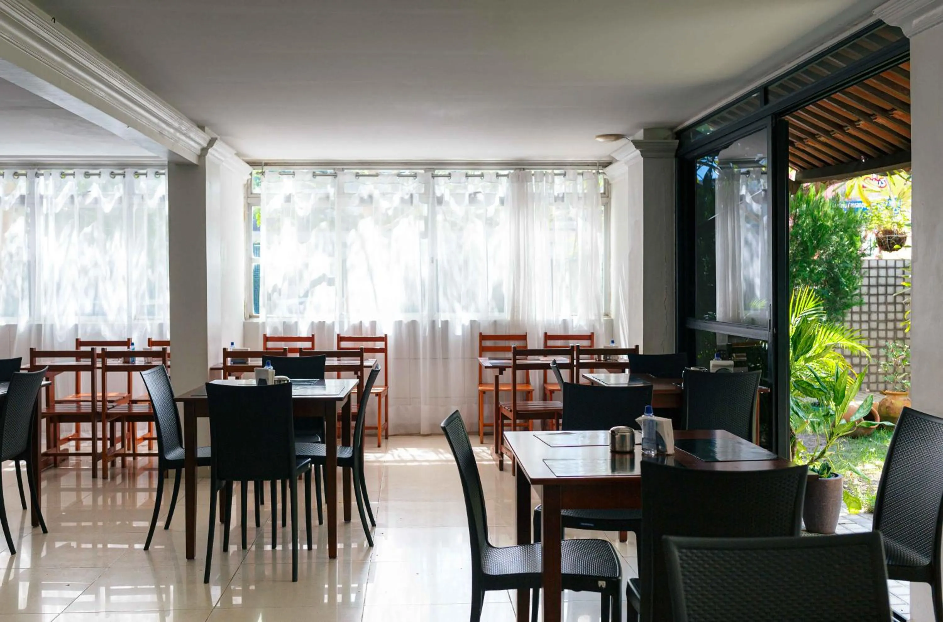 Restaurant/places to eat in Trópico Praia Hotel