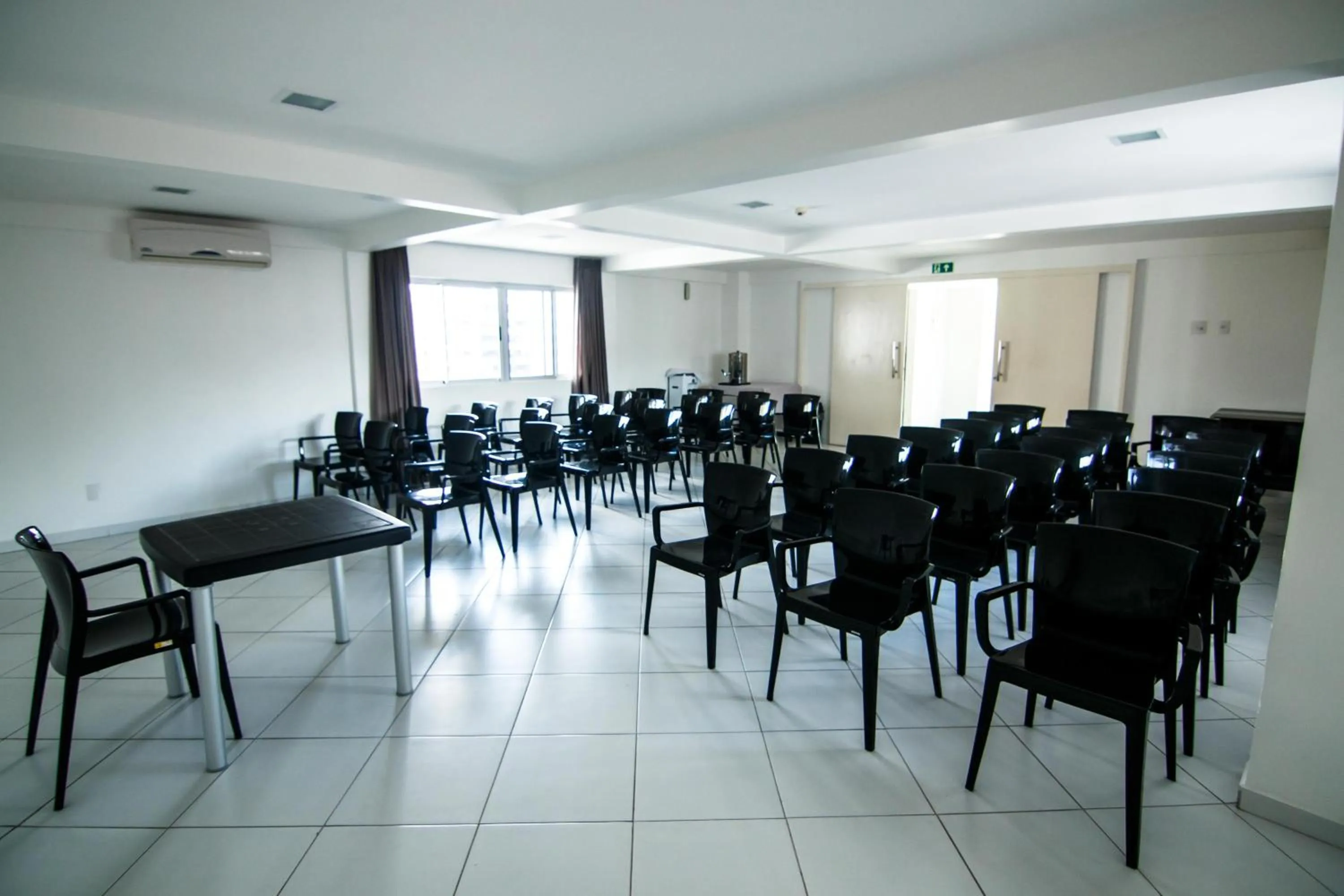 Meeting/conference room in Trópico Praia Hotel