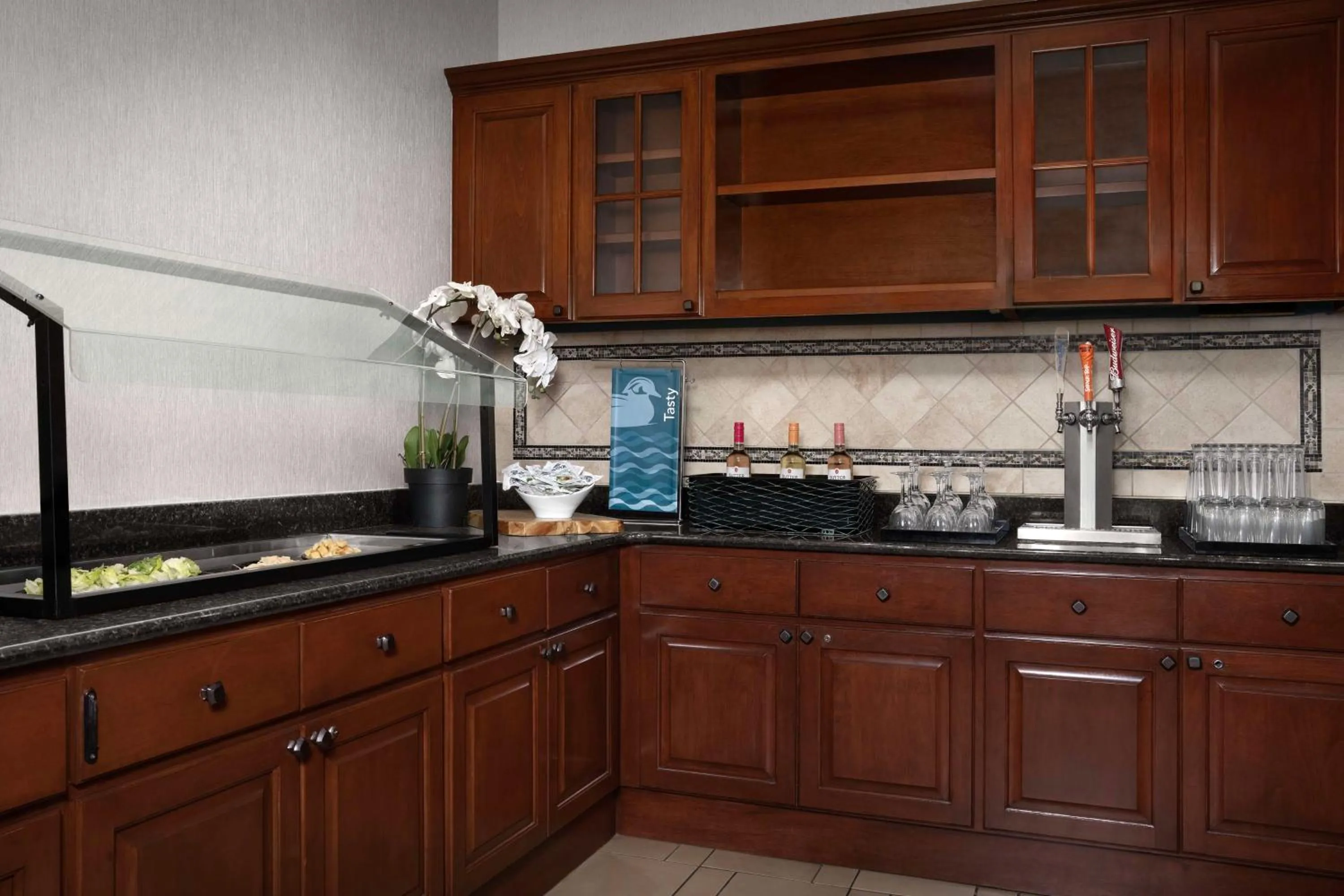 Restaurant/places to eat in Homewood Suites by Hilton Jacksonville-Downtown/Southbank