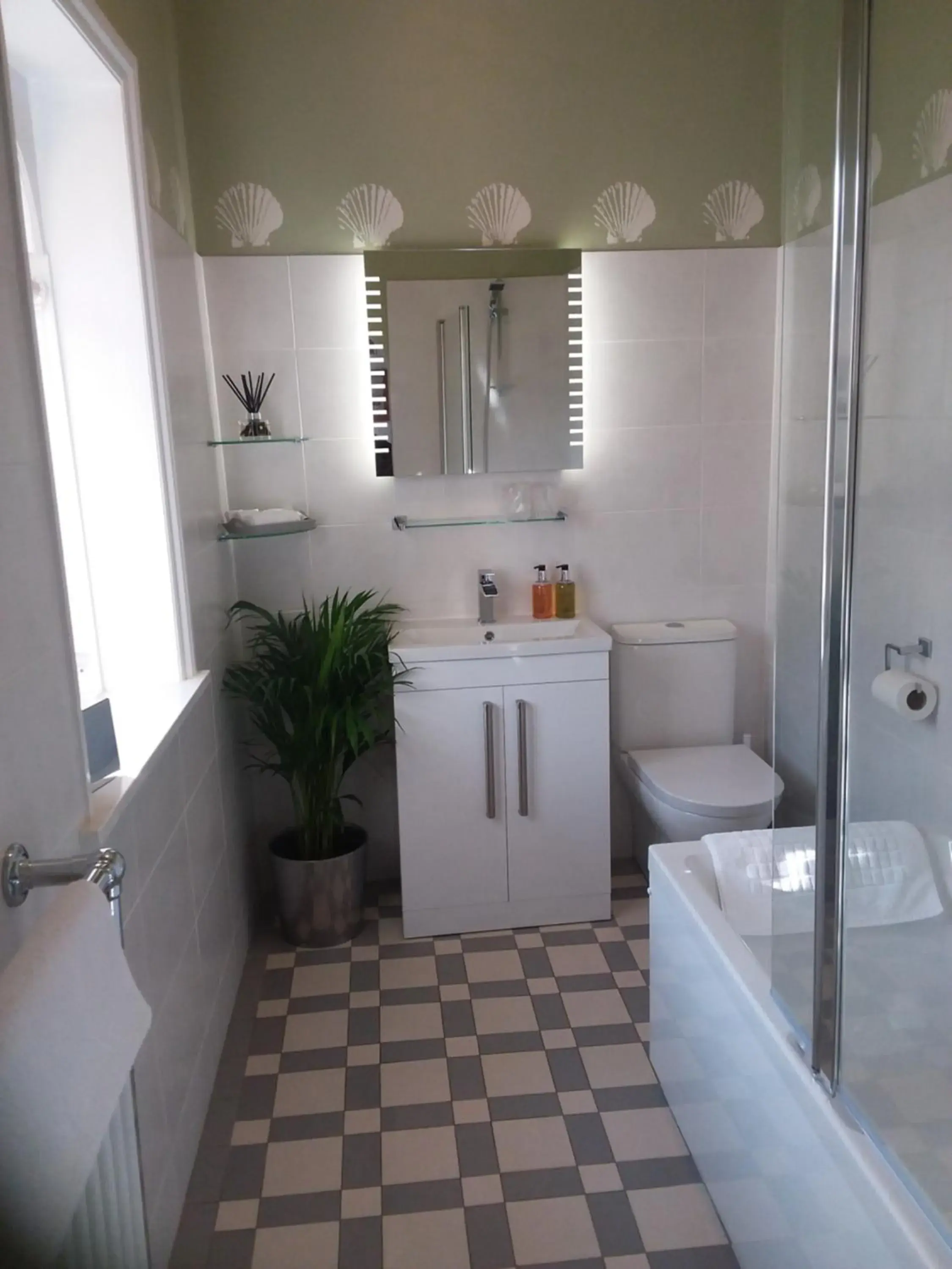 Deluxe King Room in Chine Side Deluxe King Room in Chine Side