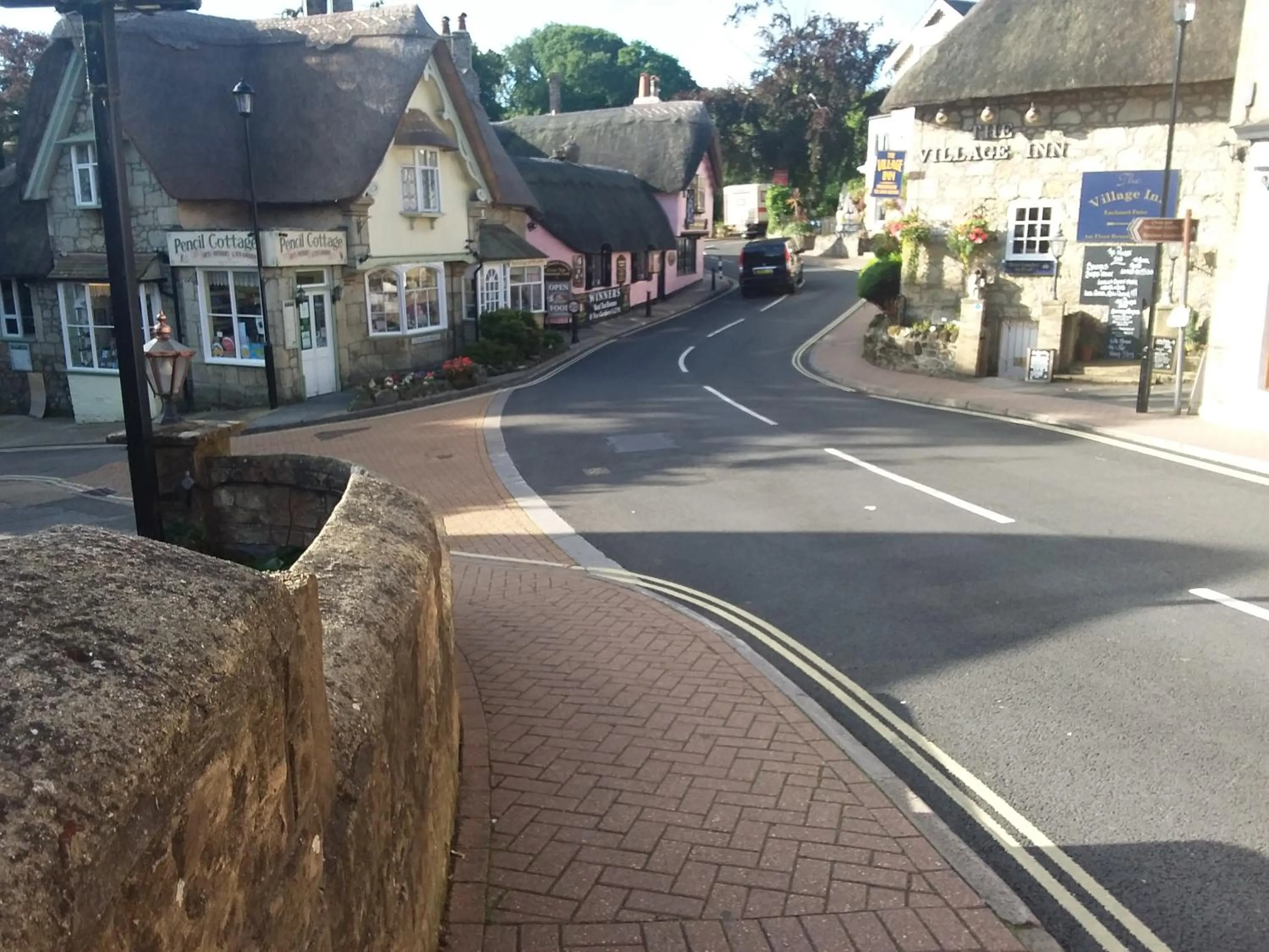 Restaurant/places to eat in Chine Side