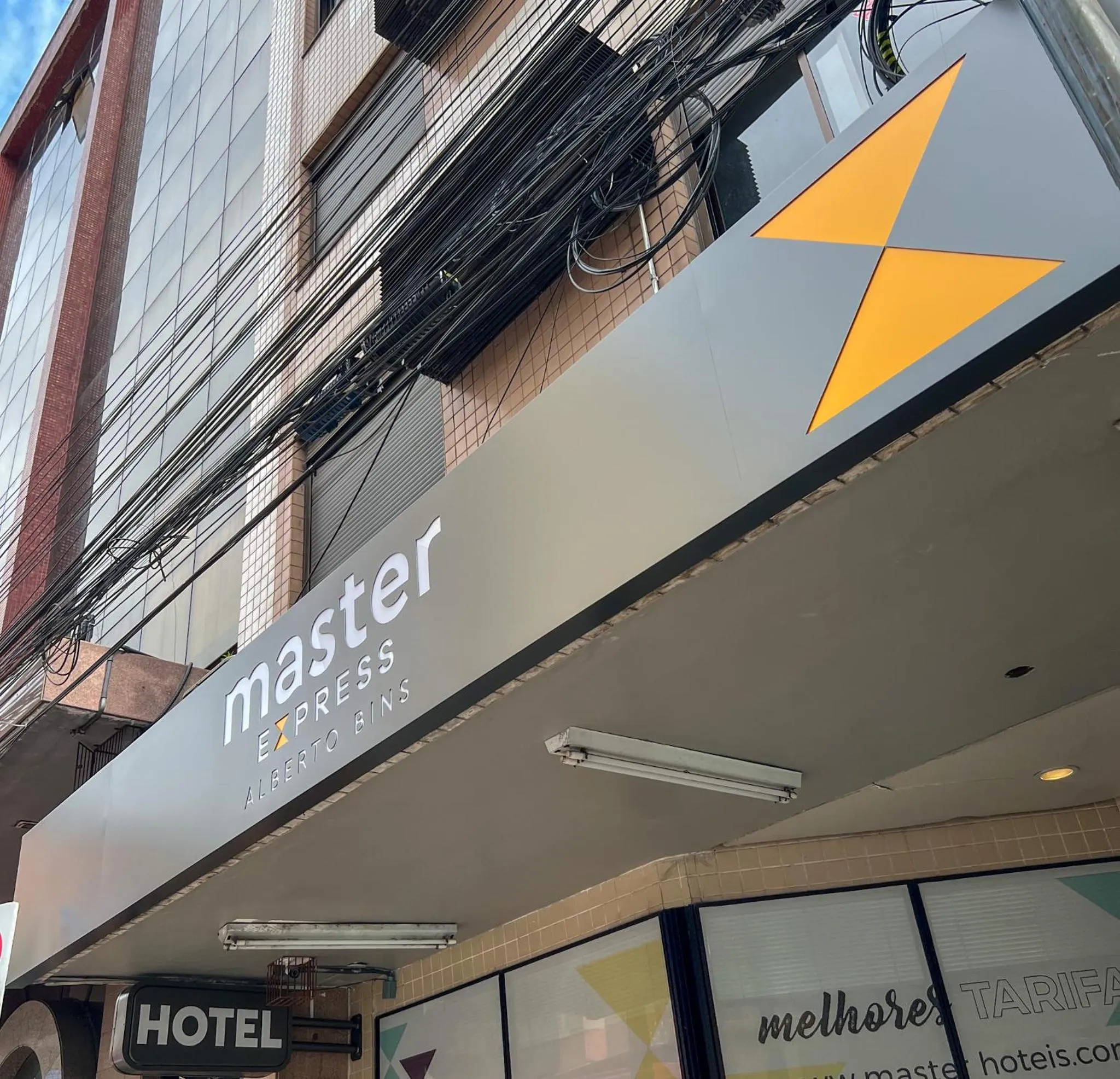 Property building in Master Express Alberto Bins - 200 metros do Hospital Santa Casa