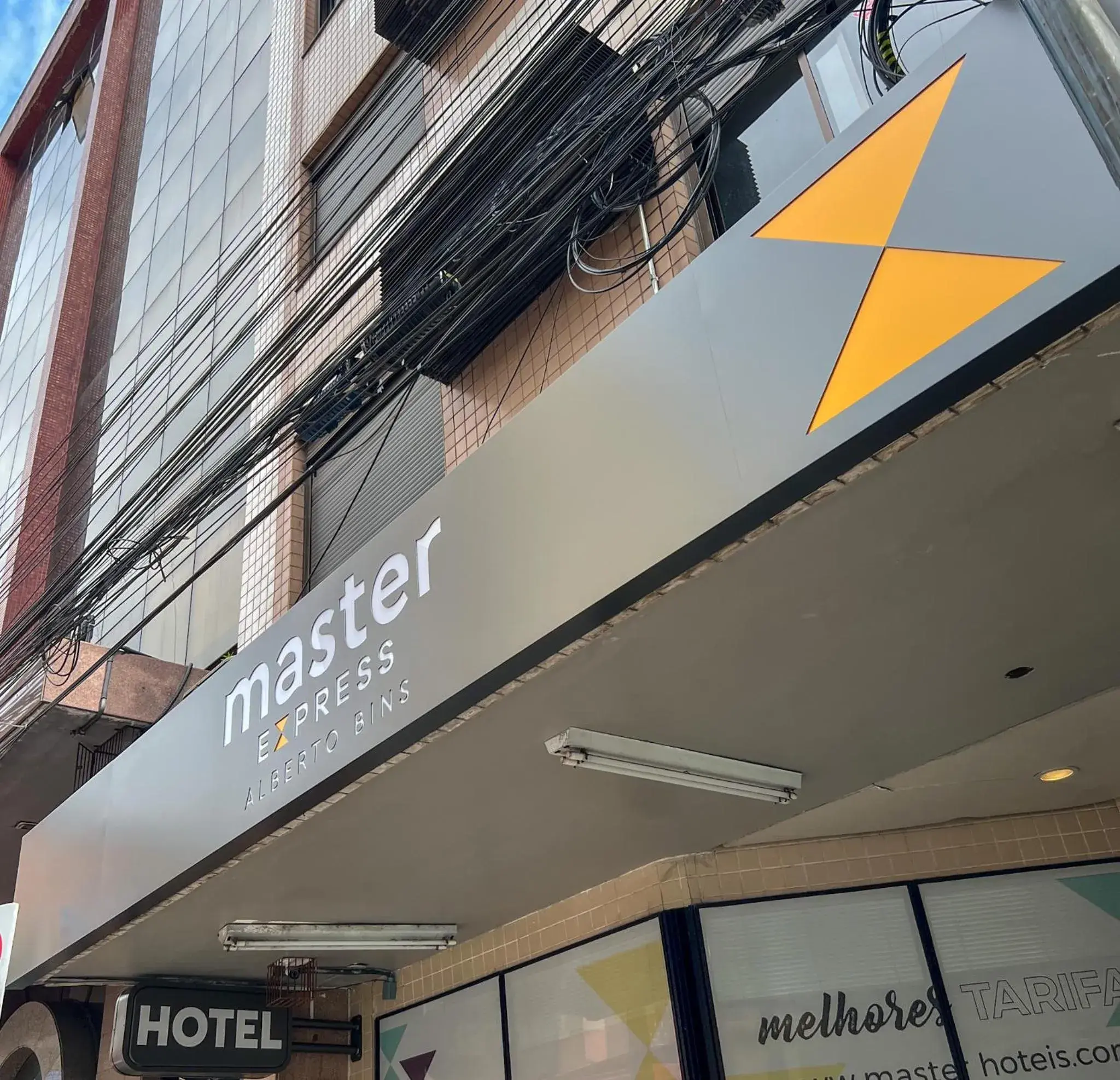 Property building in Master Express Alberto Bins - 200 metros do Hospital Santa Casa Property building in Master Express Alberto Bins - 200 metros do Hospital Santa Casa