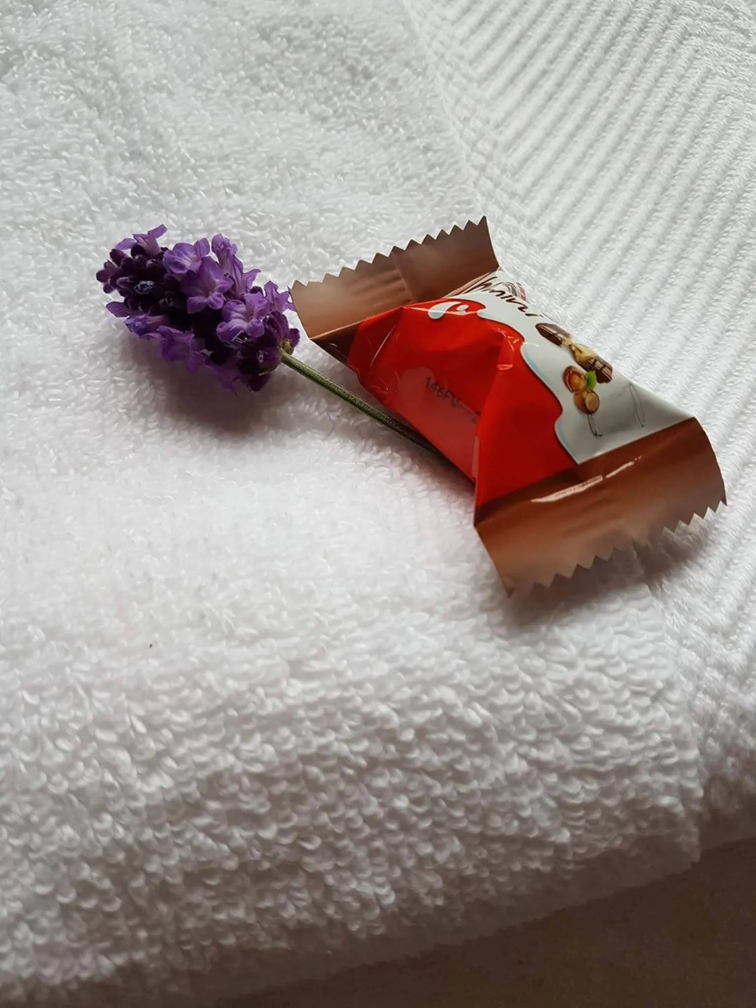 Decorative detail, Bed in Magnolia Pokoje Gościnne