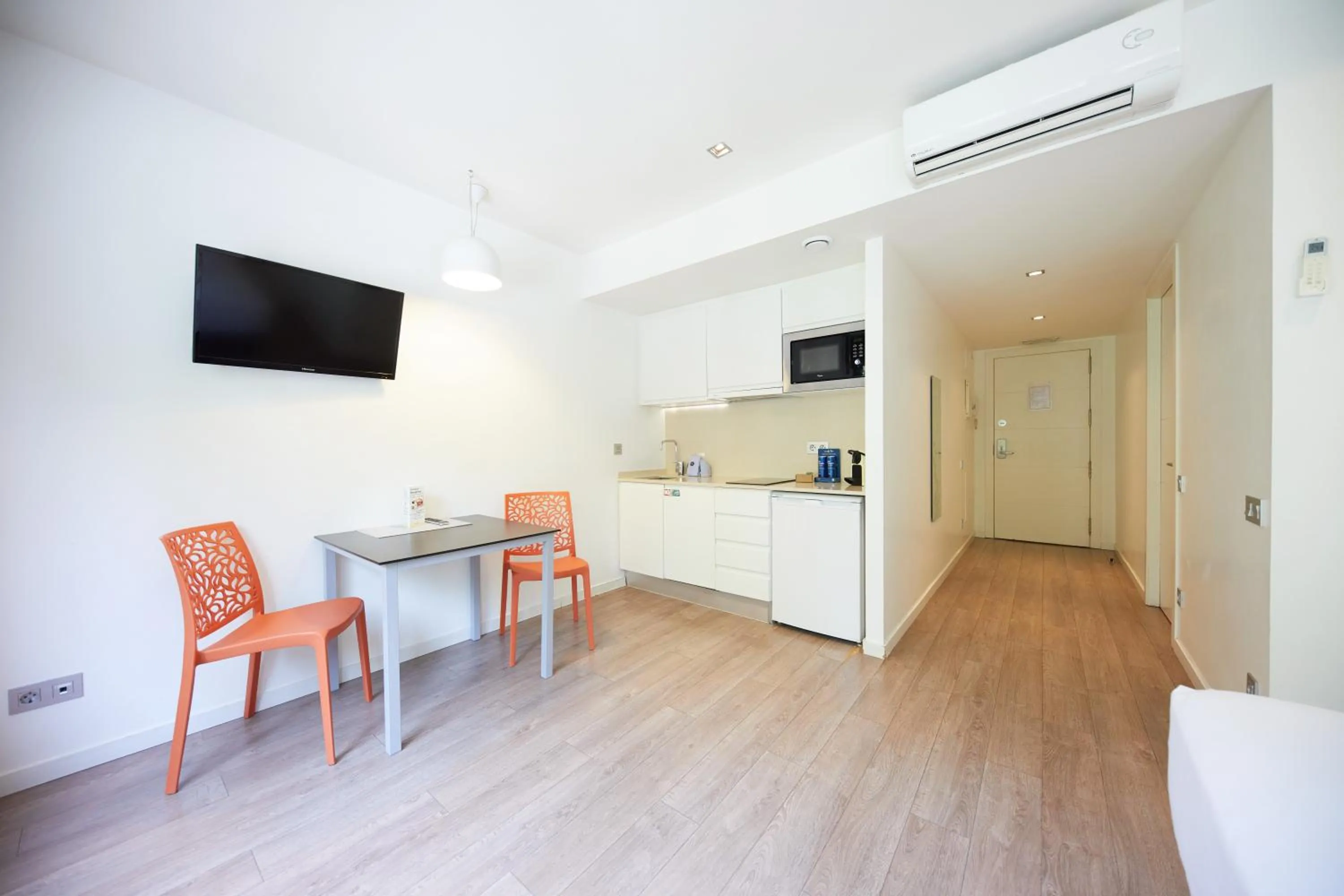 Apart-Suites Hostemplo