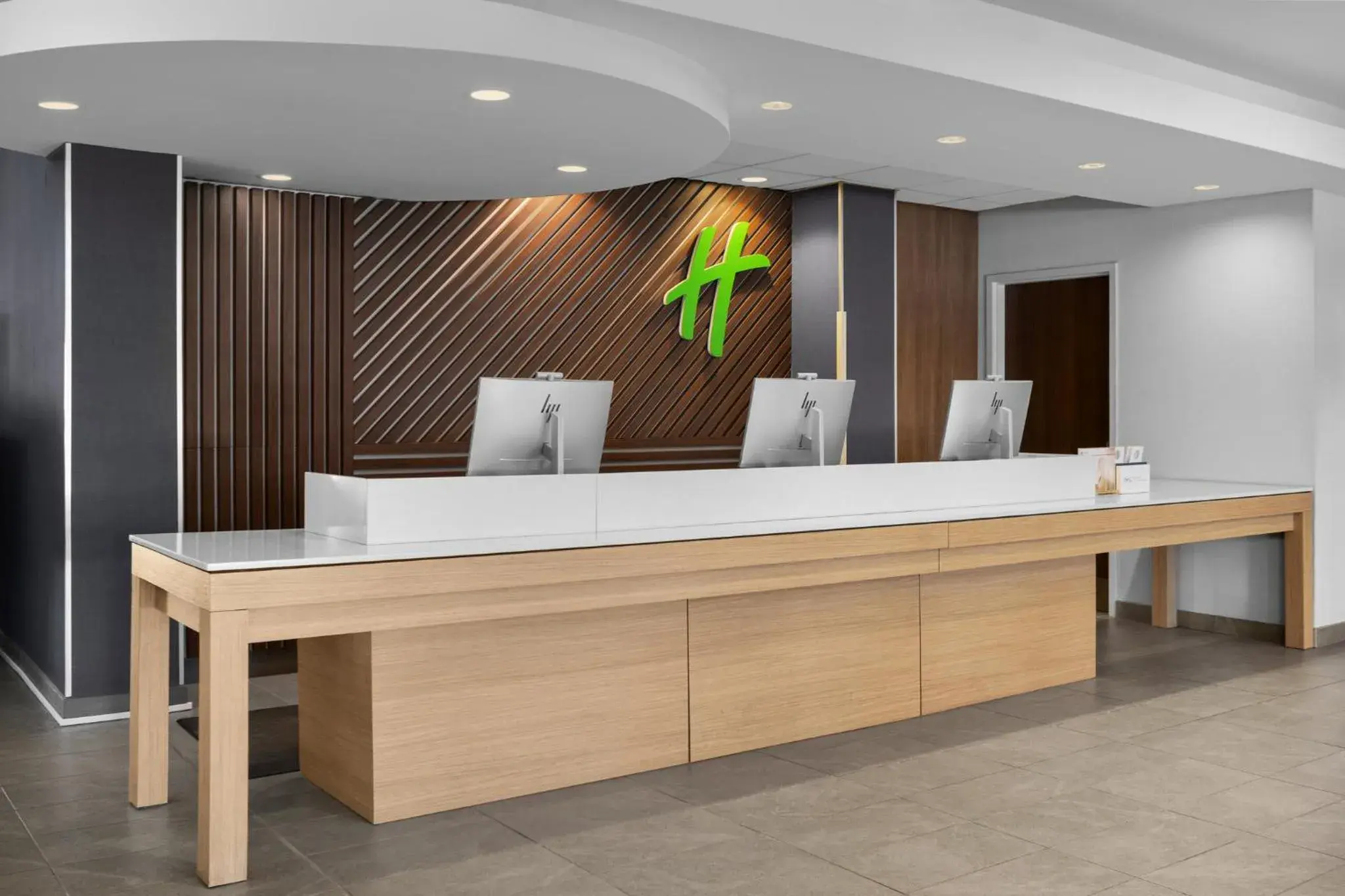 Property building in Holiday Inn Ottawa East by IHG Property building in Holiday Inn Ottawa East by IHG