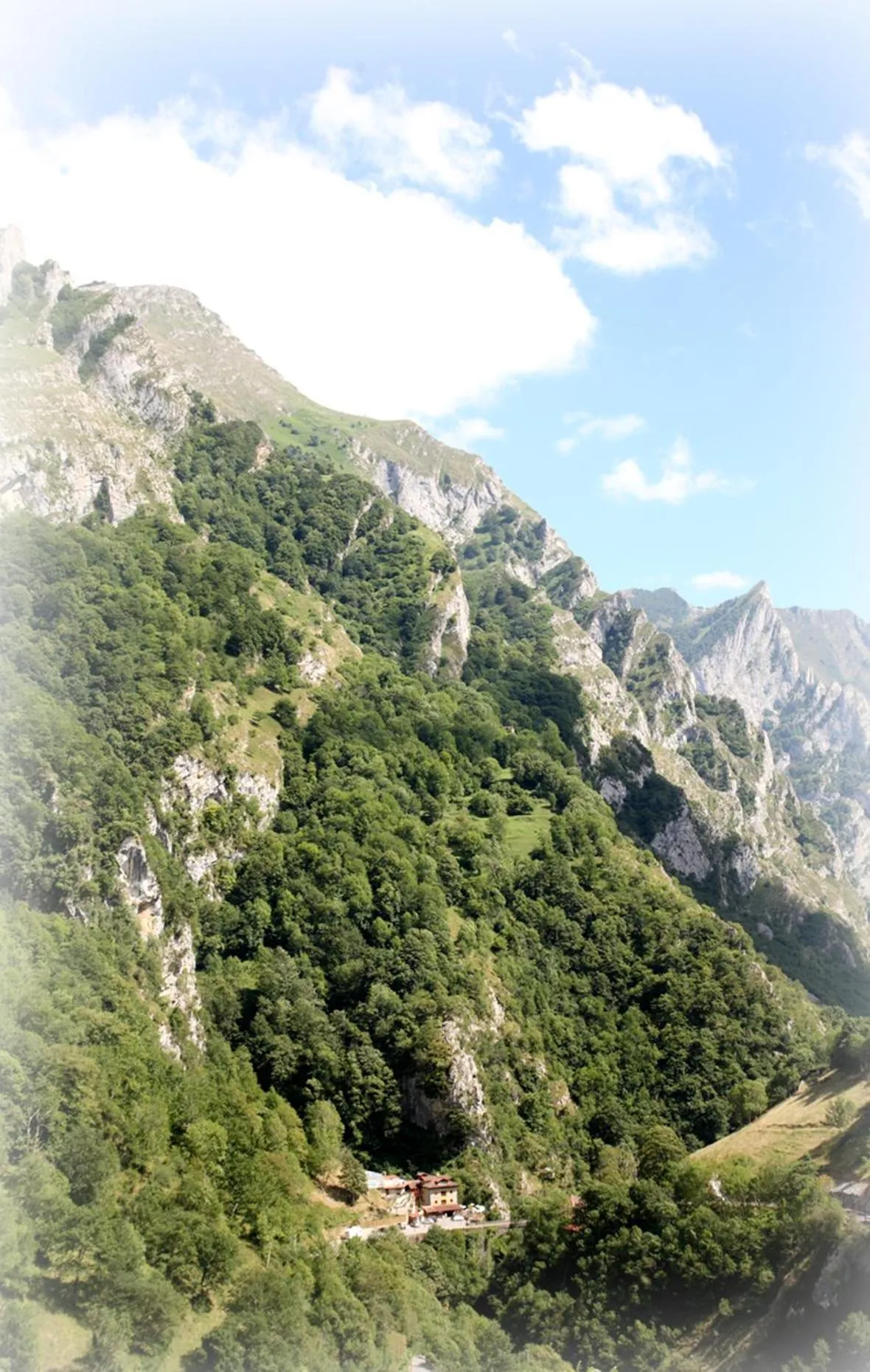 Mountain view in Hotel Puente Vidosa