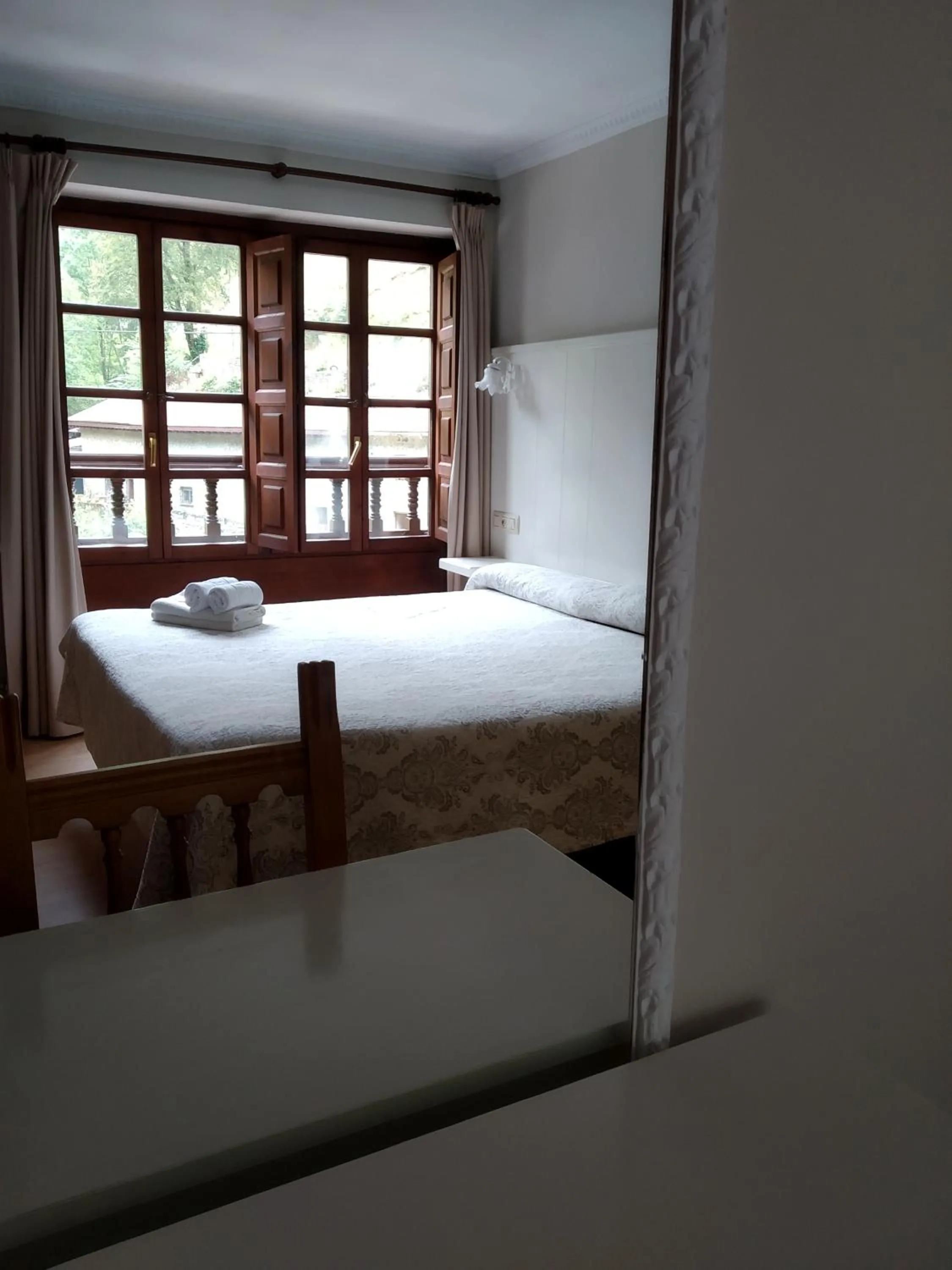 Bedroom in Hotel Puente Vidosa