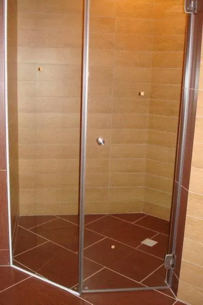 Shower in Twins Palace ApartHotel