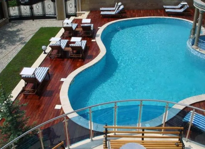 Patio in Twins Palace ApartHotel