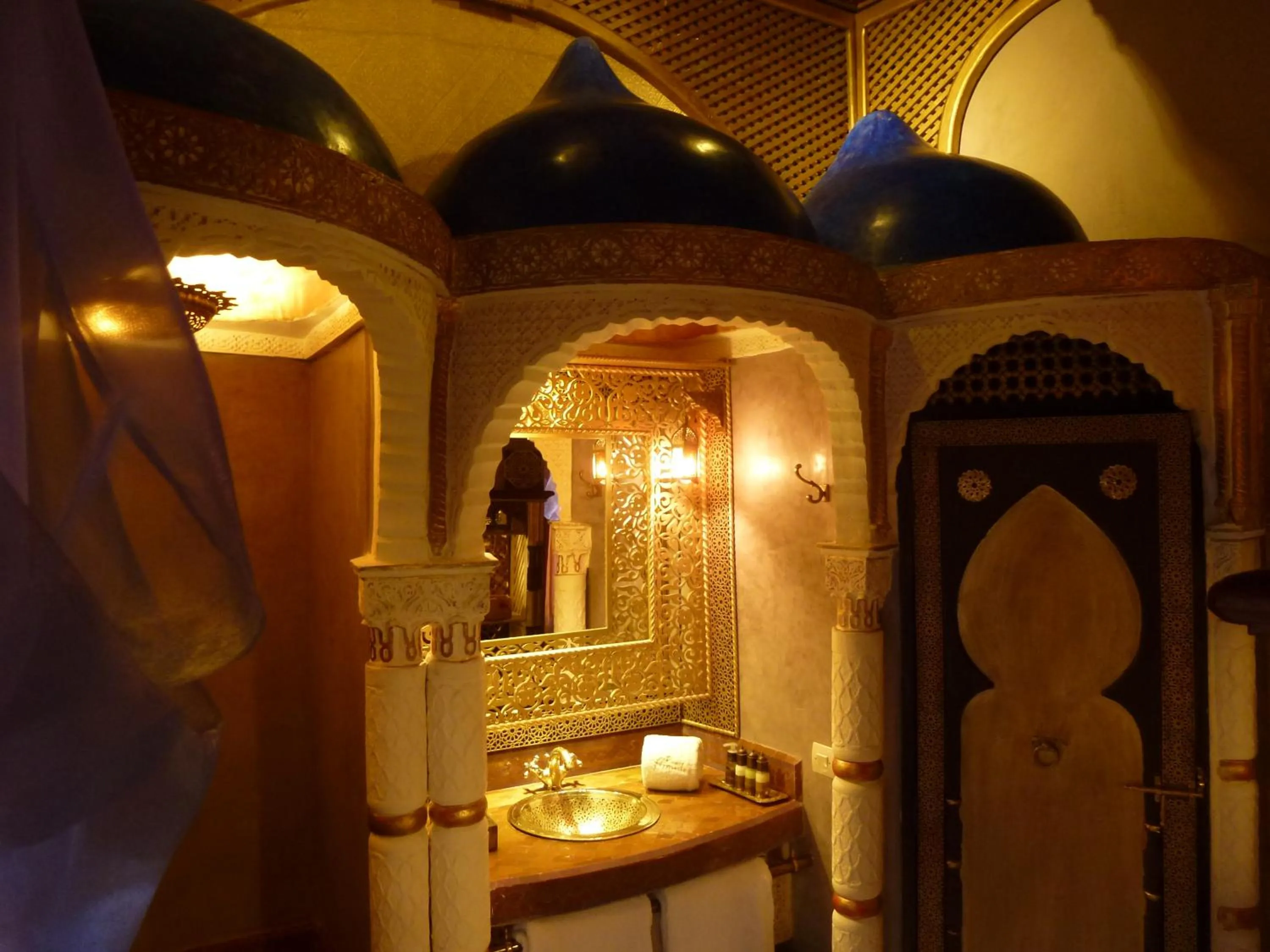 Bathroom in Riad Armelle
