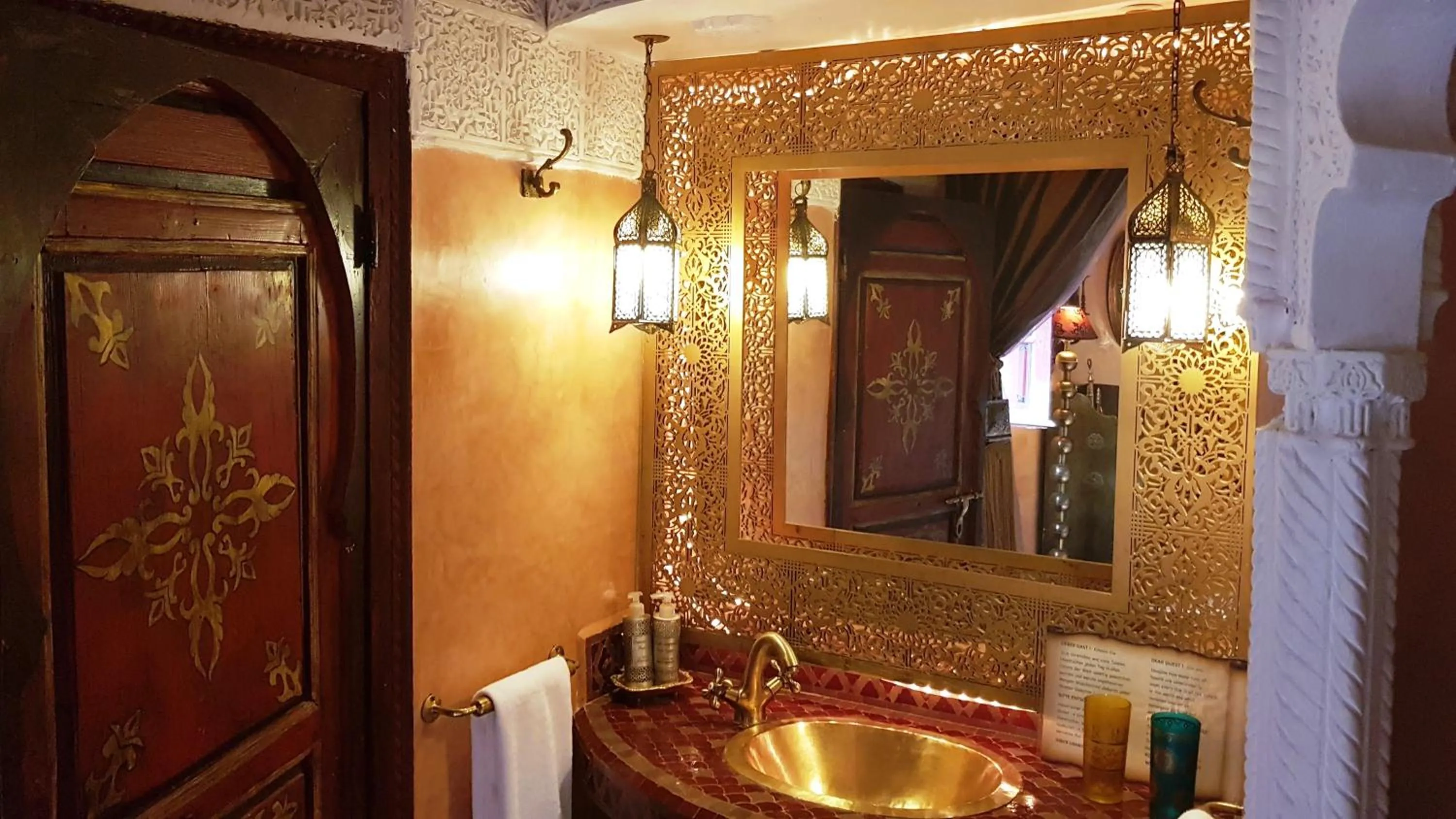 Bathroom in Riad Armelle