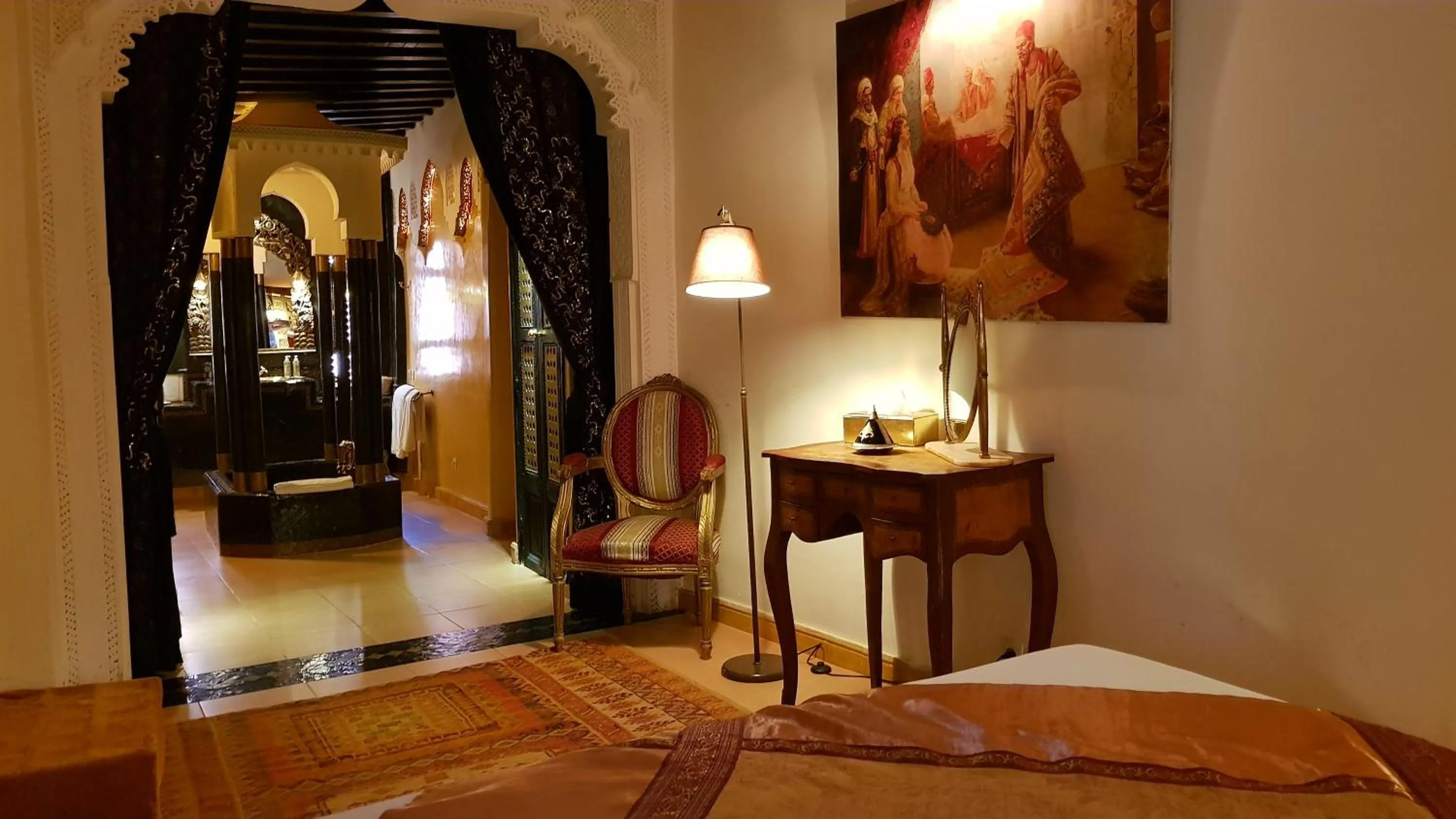 Bathroom, Bed in Riad Armelle