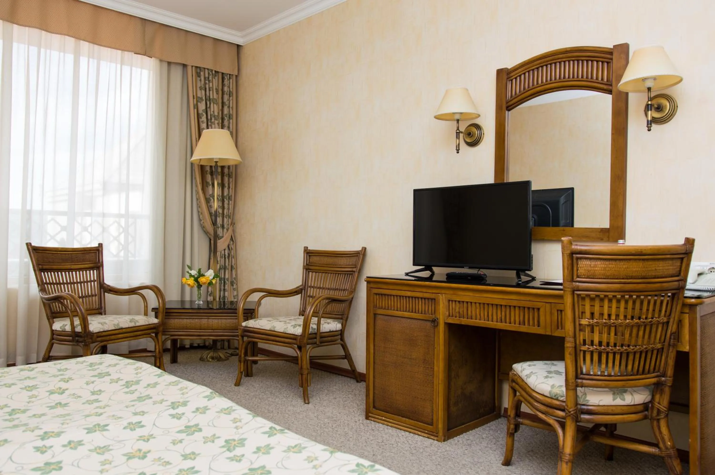 Photo of the whole room in Drustar Hotel