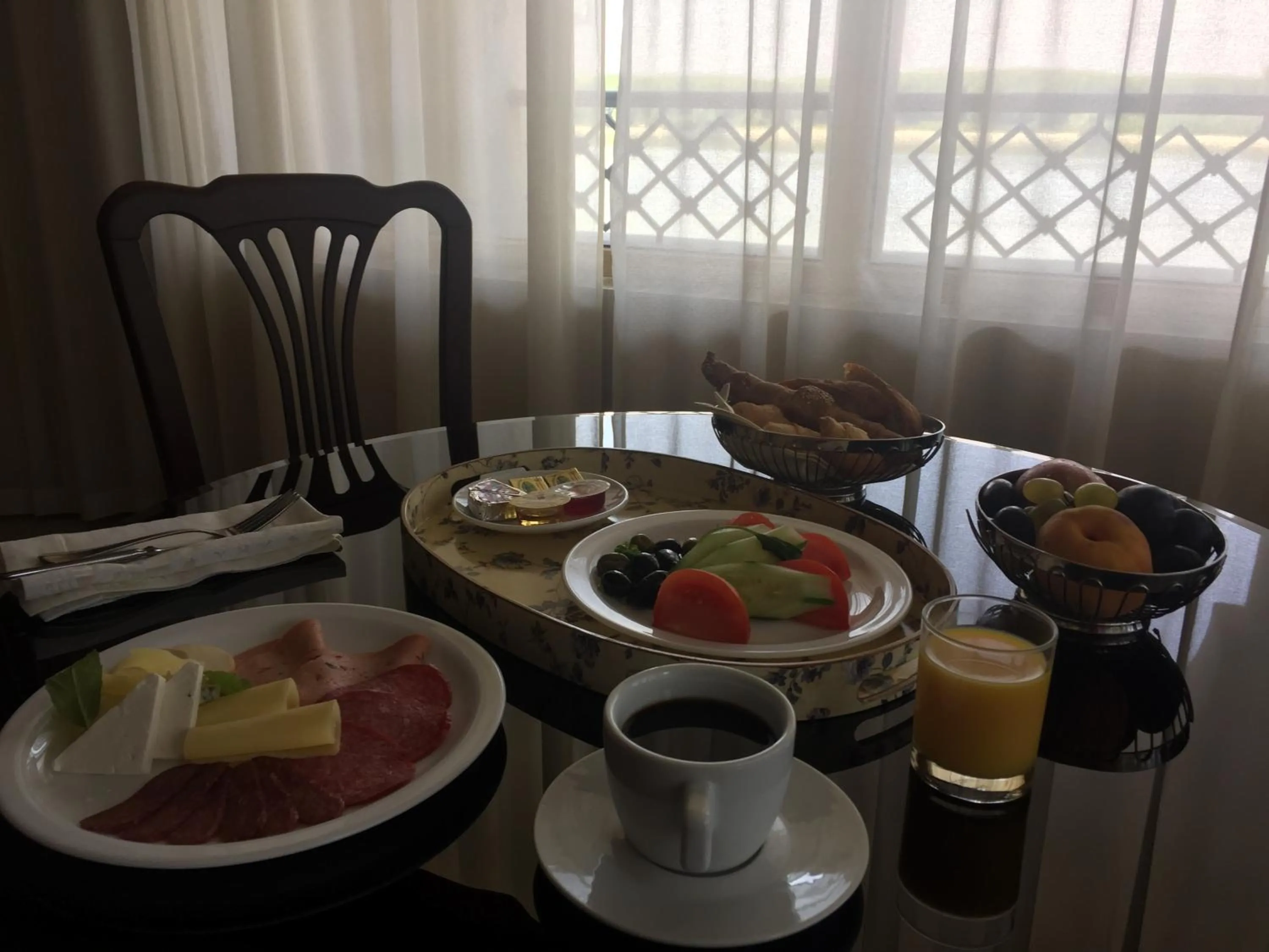 Breakfast in Drustar Hotel
