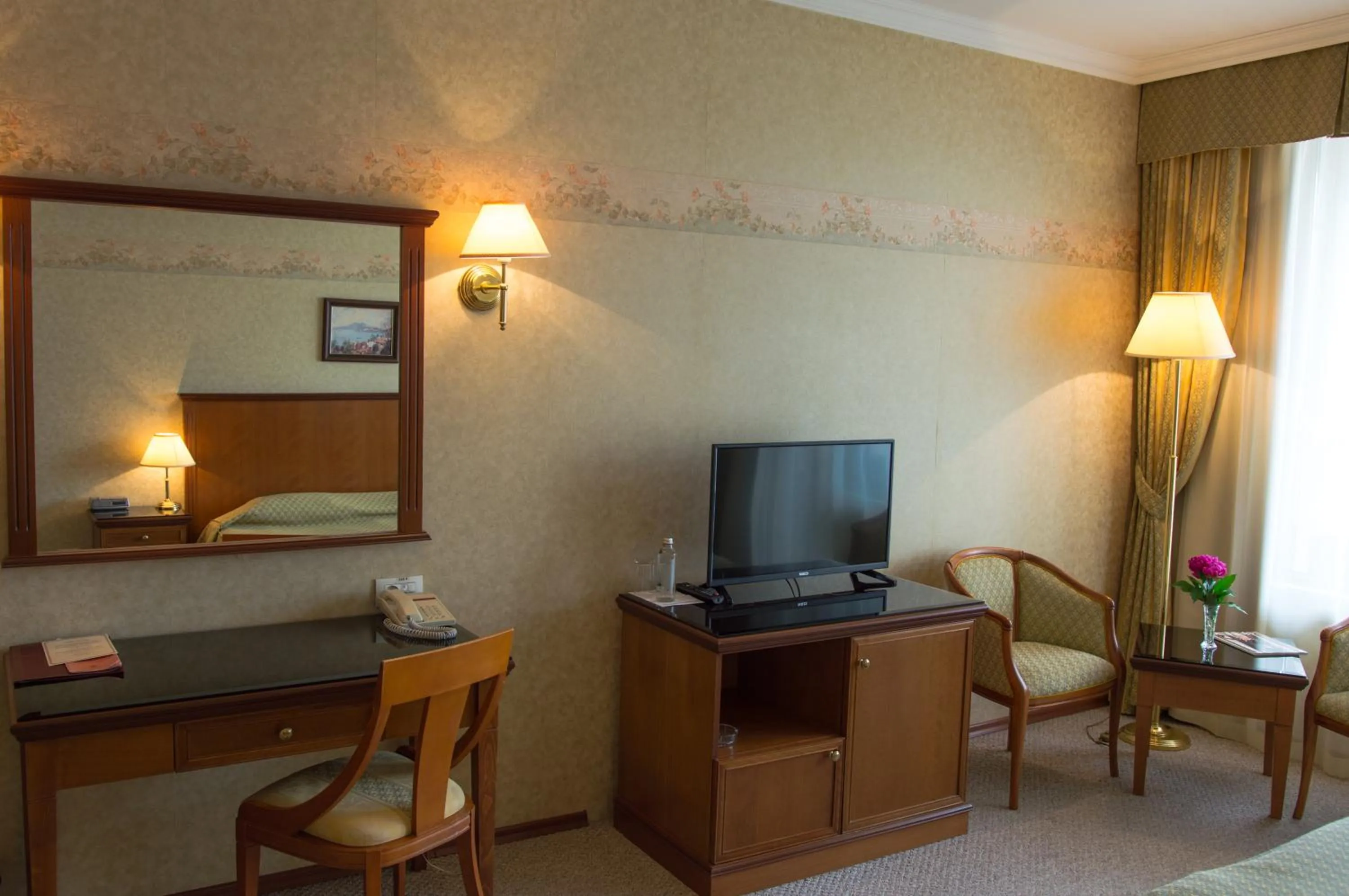 Photo of the whole room in Drustar Hotel