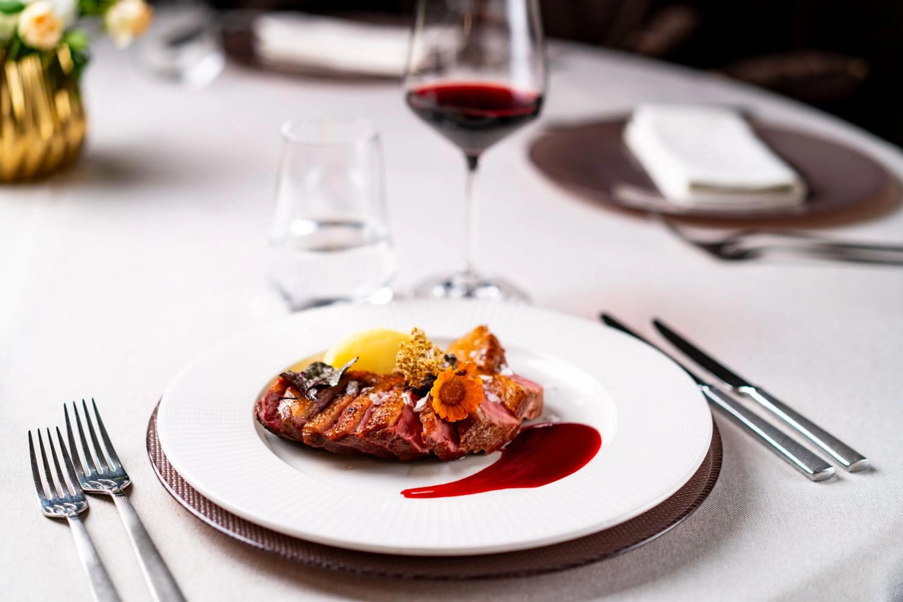 Restaurant/places to eat in Drustar Hotel