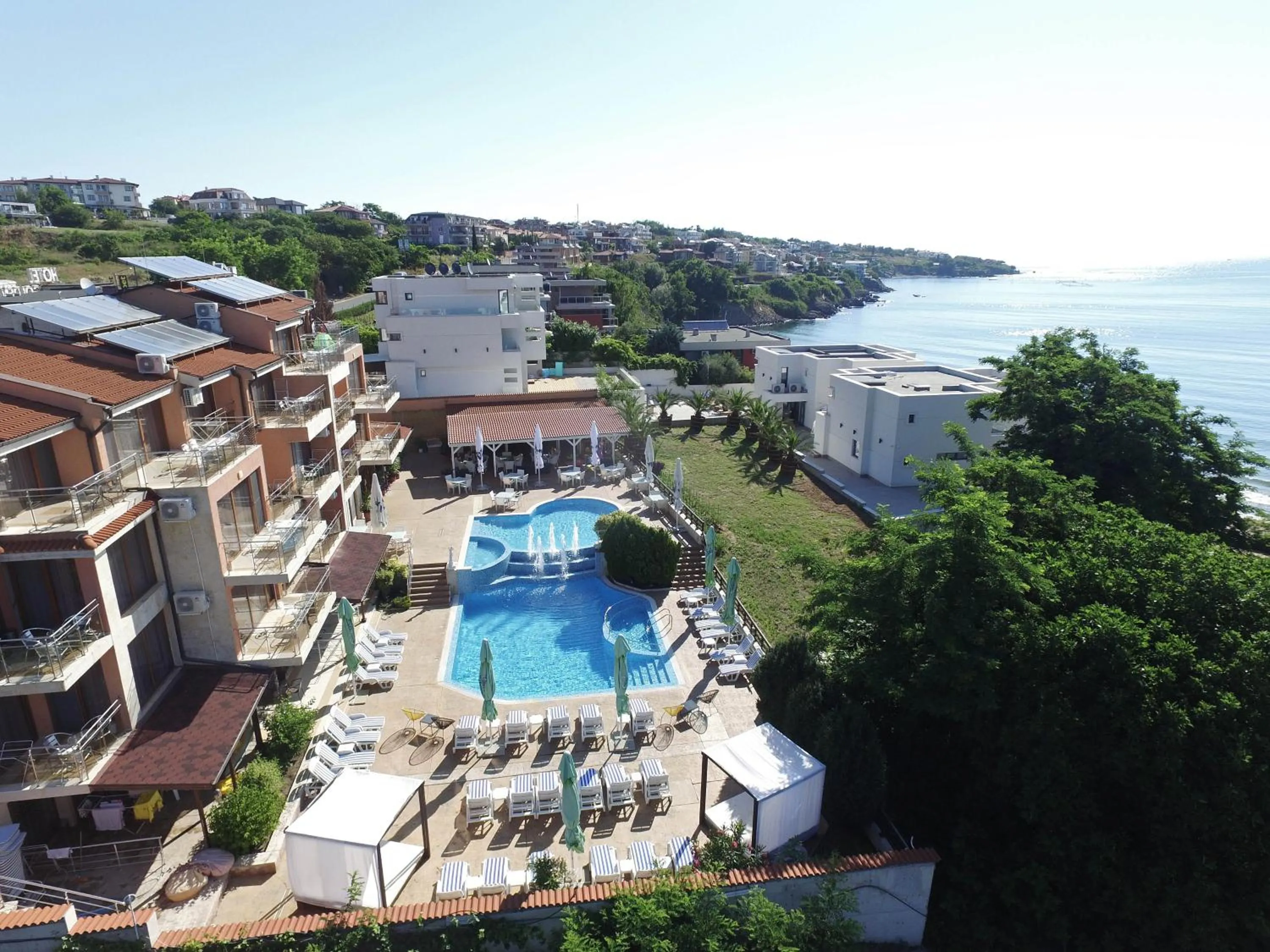 Семеен хотел Golden Place