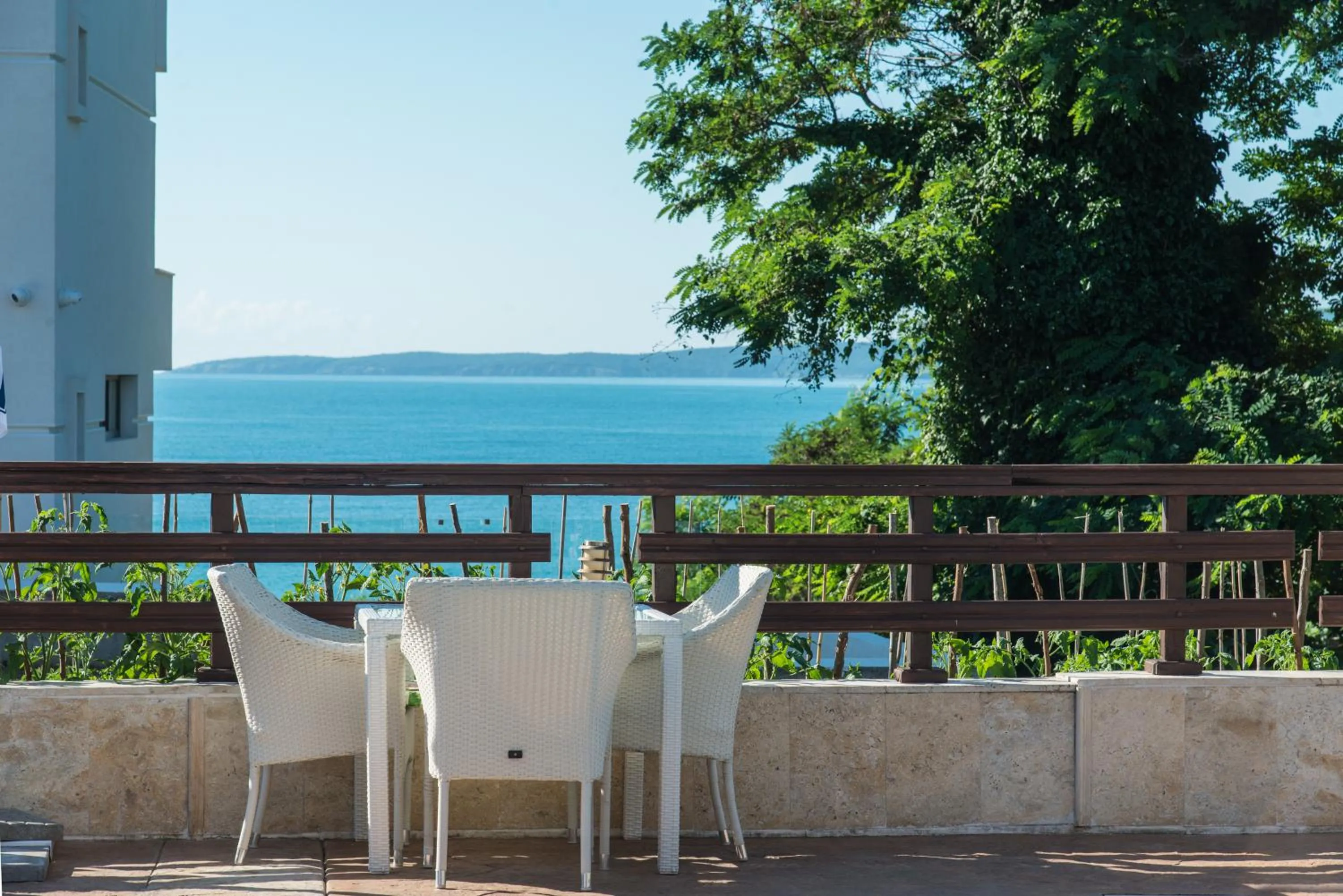 Семеен хотел Golden Place