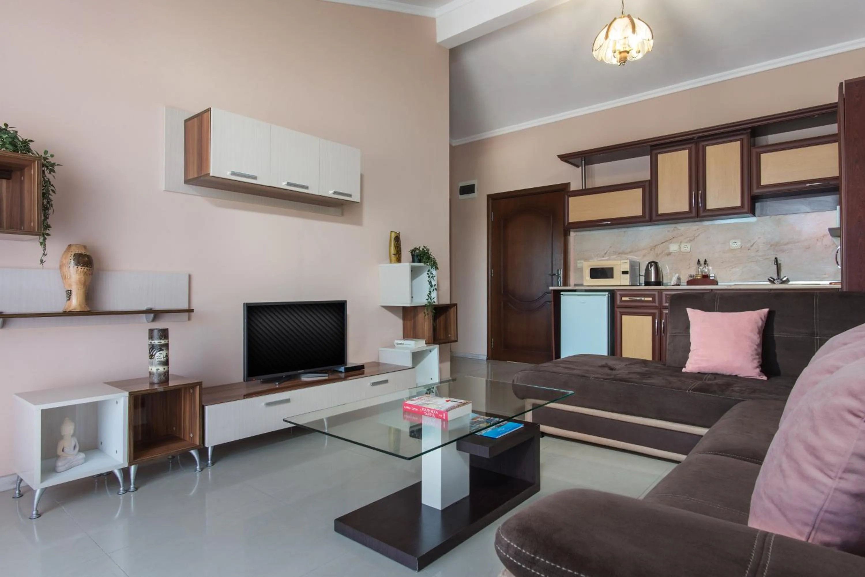 Семеен хотел Golden Place