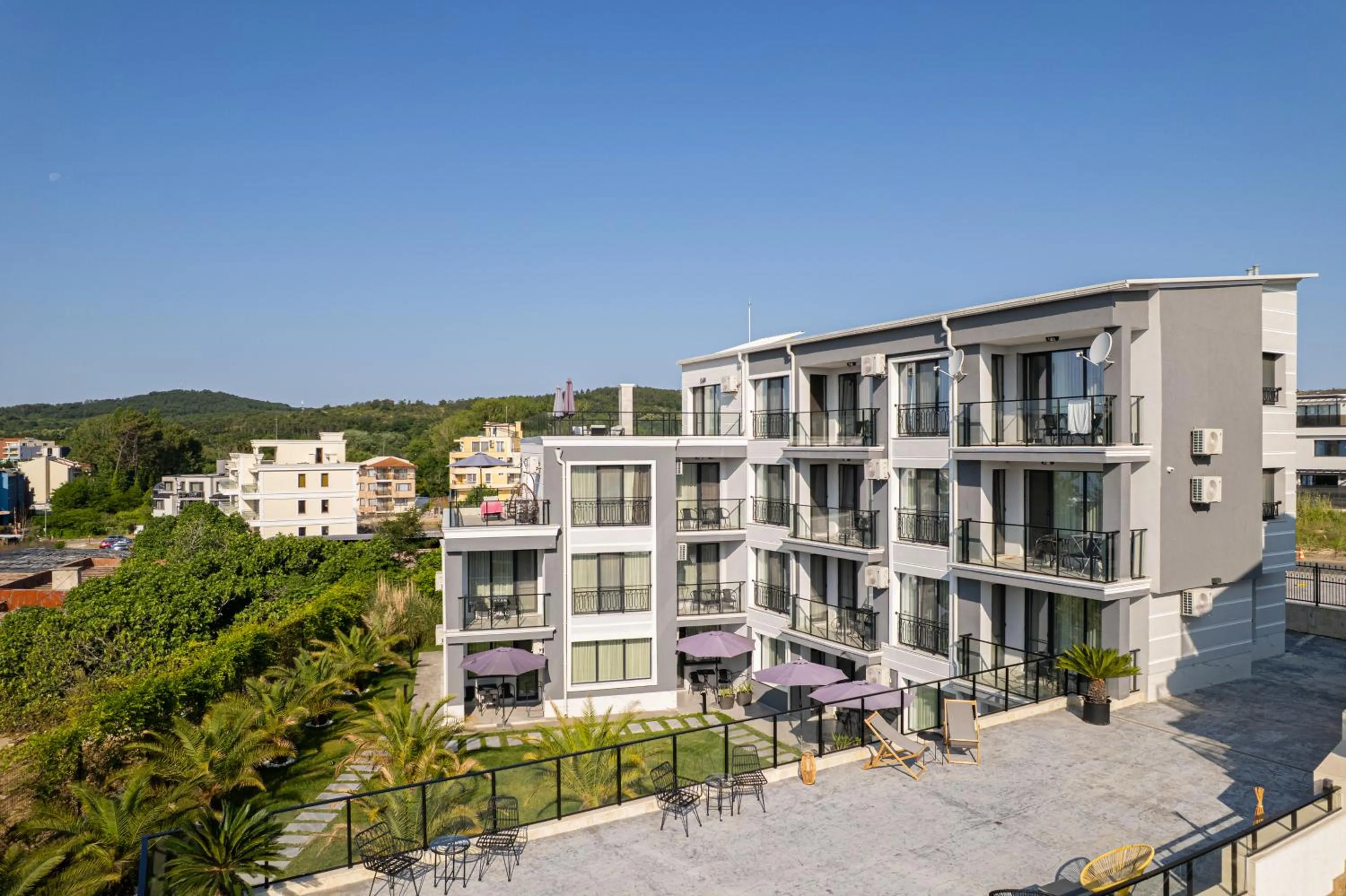 Семеен хотел Golden Place