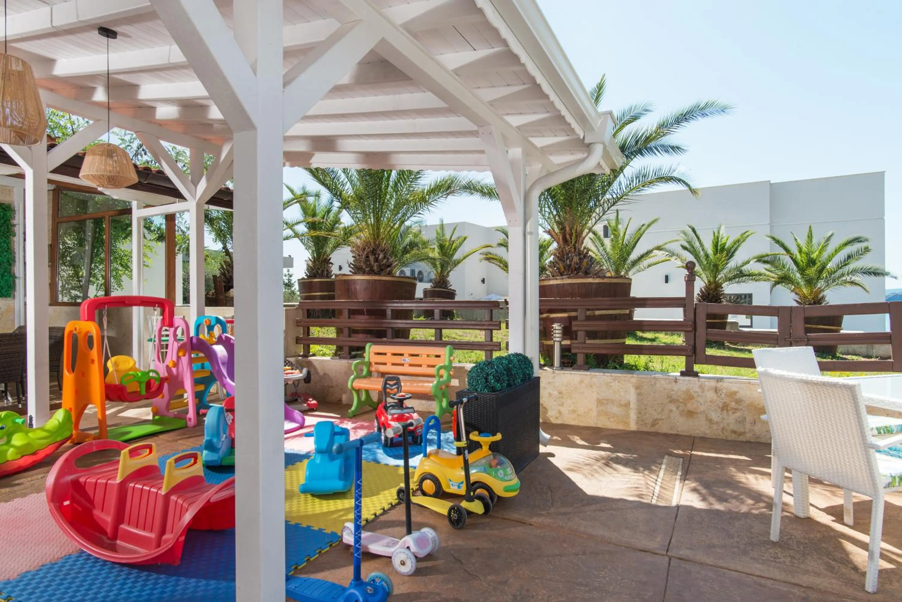 Семеен хотел Golden Place