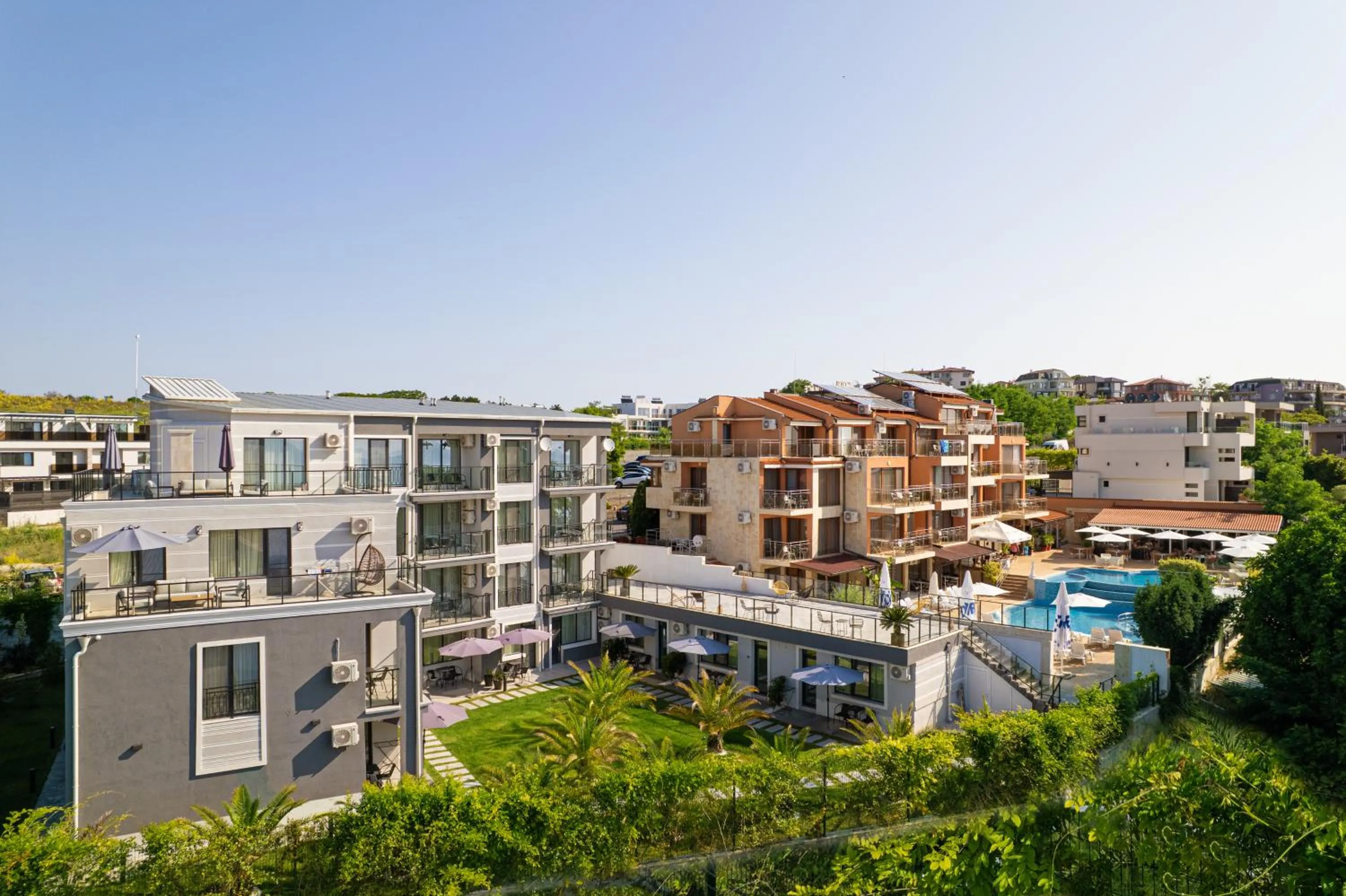 Семеен хотел Golden Place