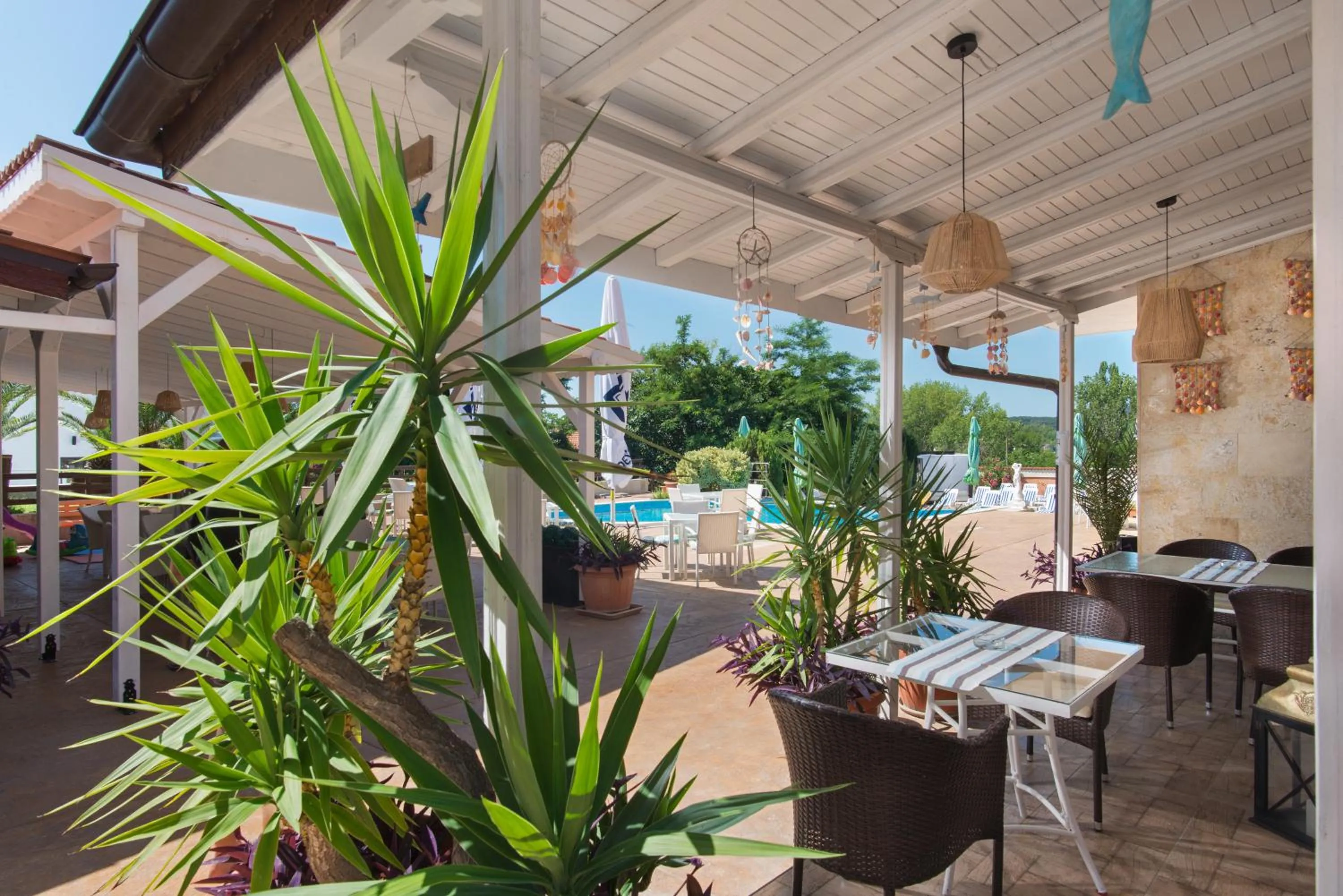 Семеен хотел Golden Place