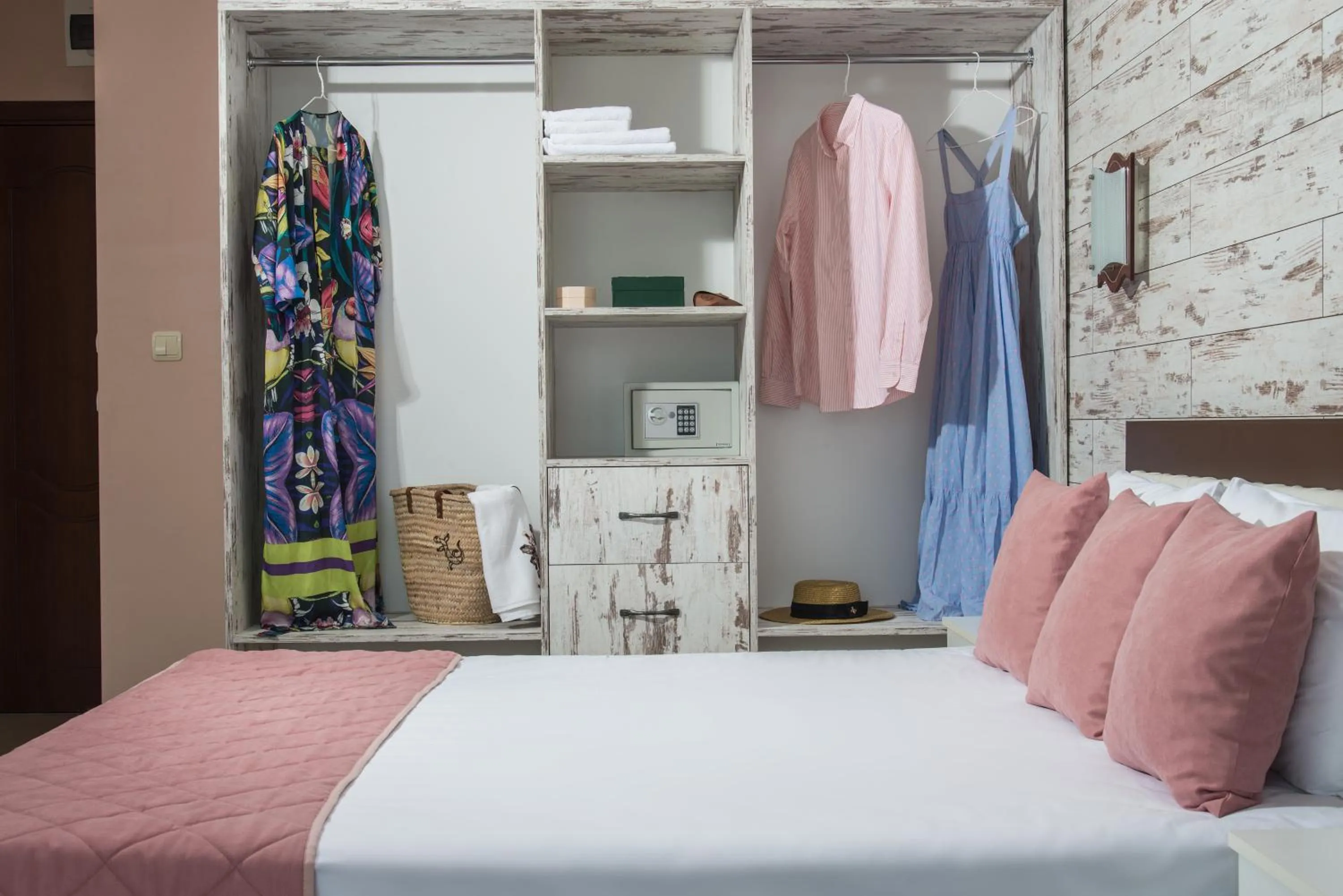 Bed in Семеен хотел Golden Place