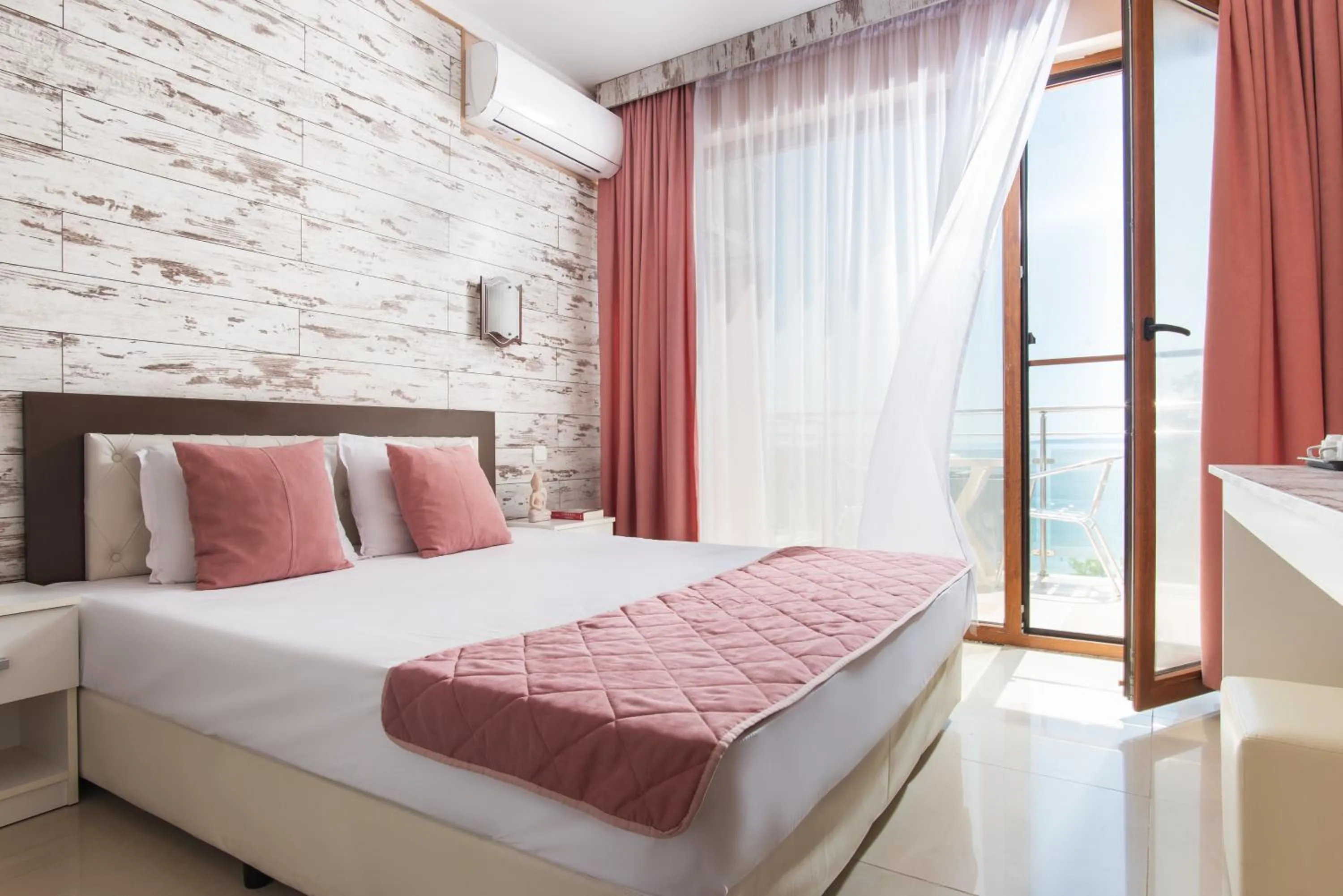 Bed in Семеен хотел Golden Place