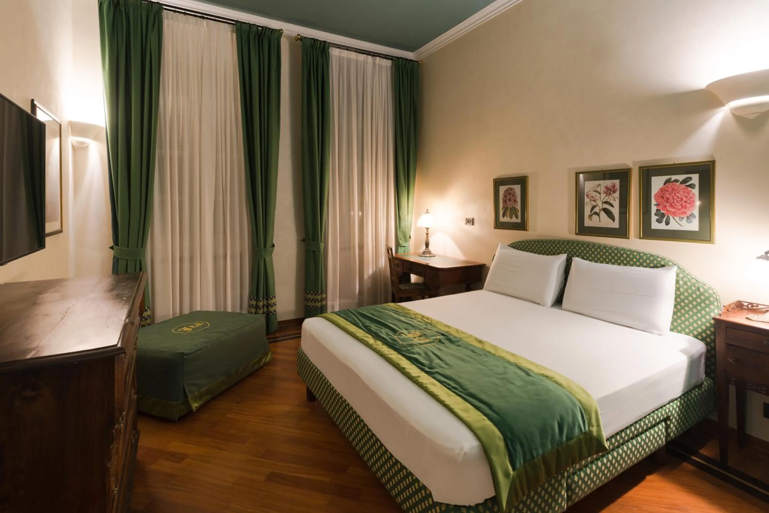 Photo of the whole room, Bed in Residence Jecna